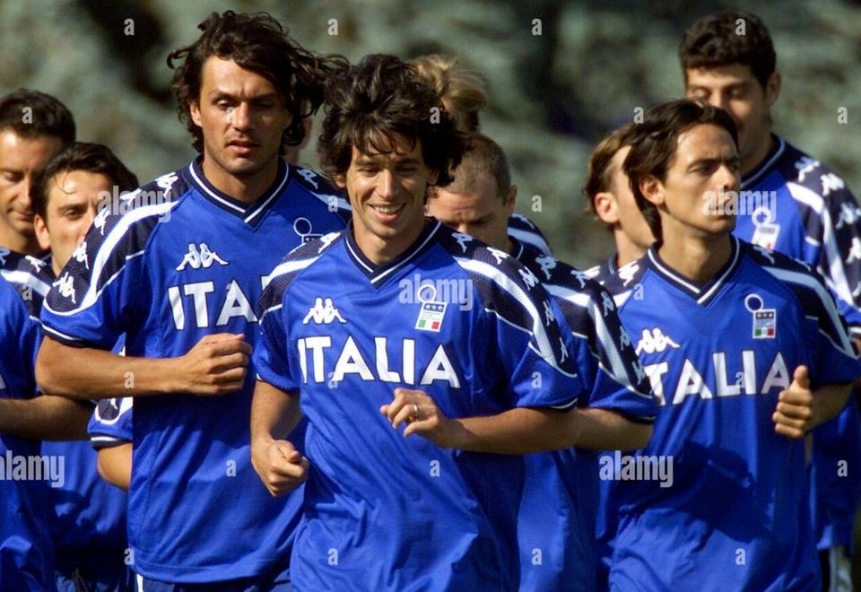 2000 Kappa Italy Retro Training Shirt - Black