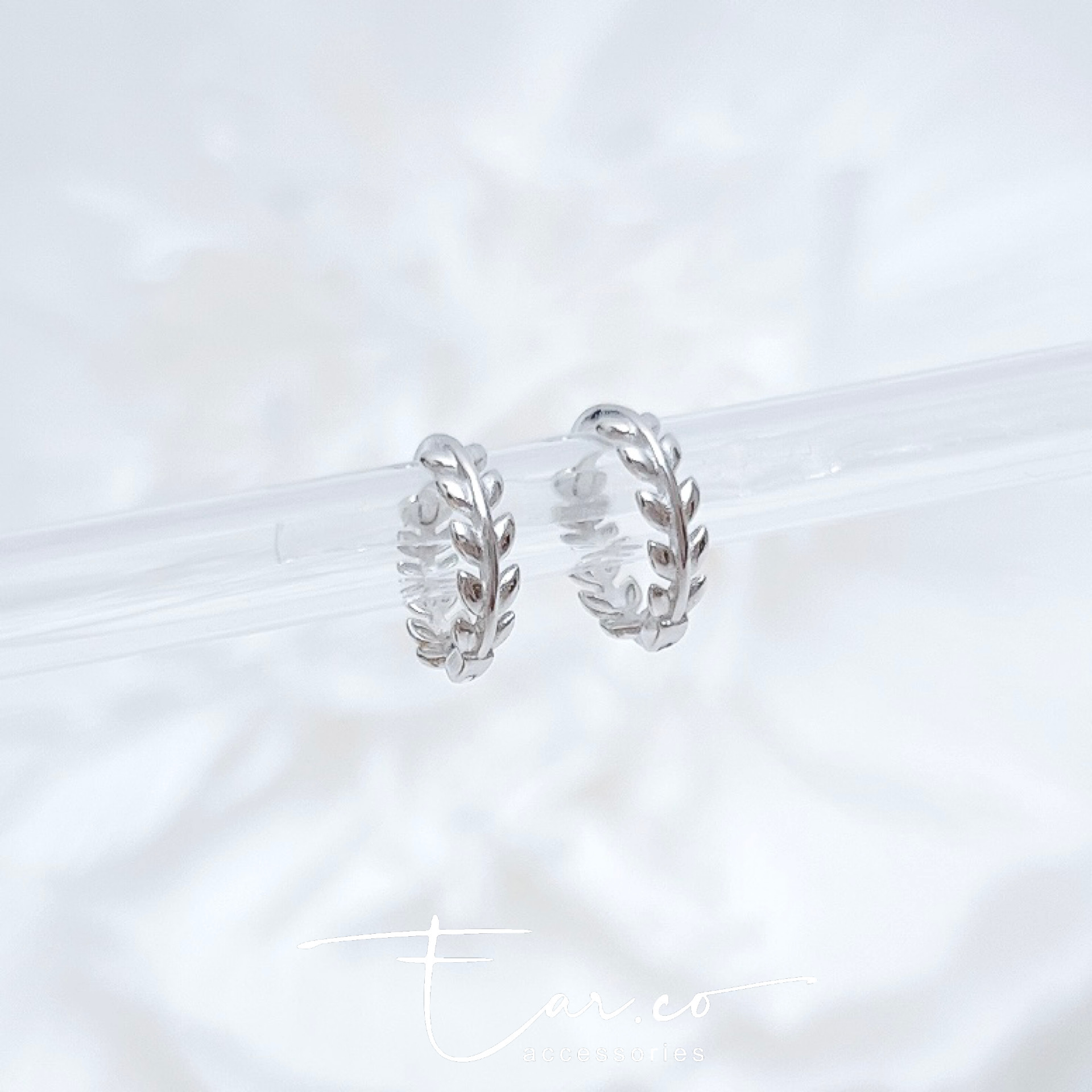 光面迷你小樹葉純銀小耳圈 [睡覺不用脫! ] #A982