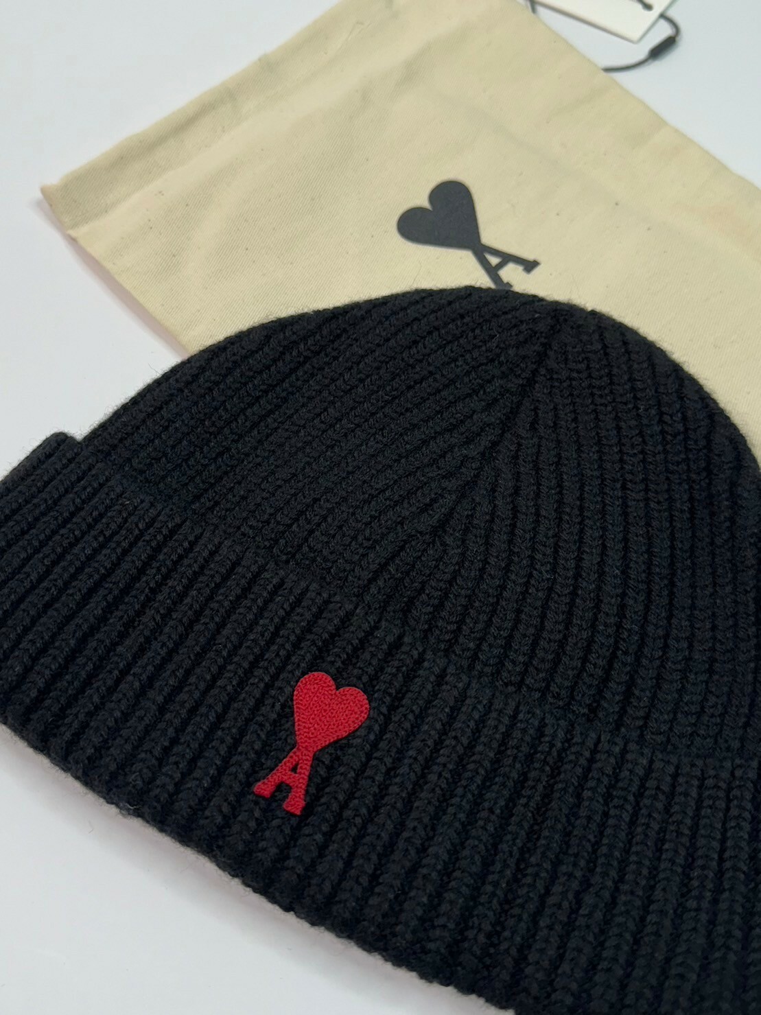 AMI Paris 刺繡愛心LOGO 黑色毛帽