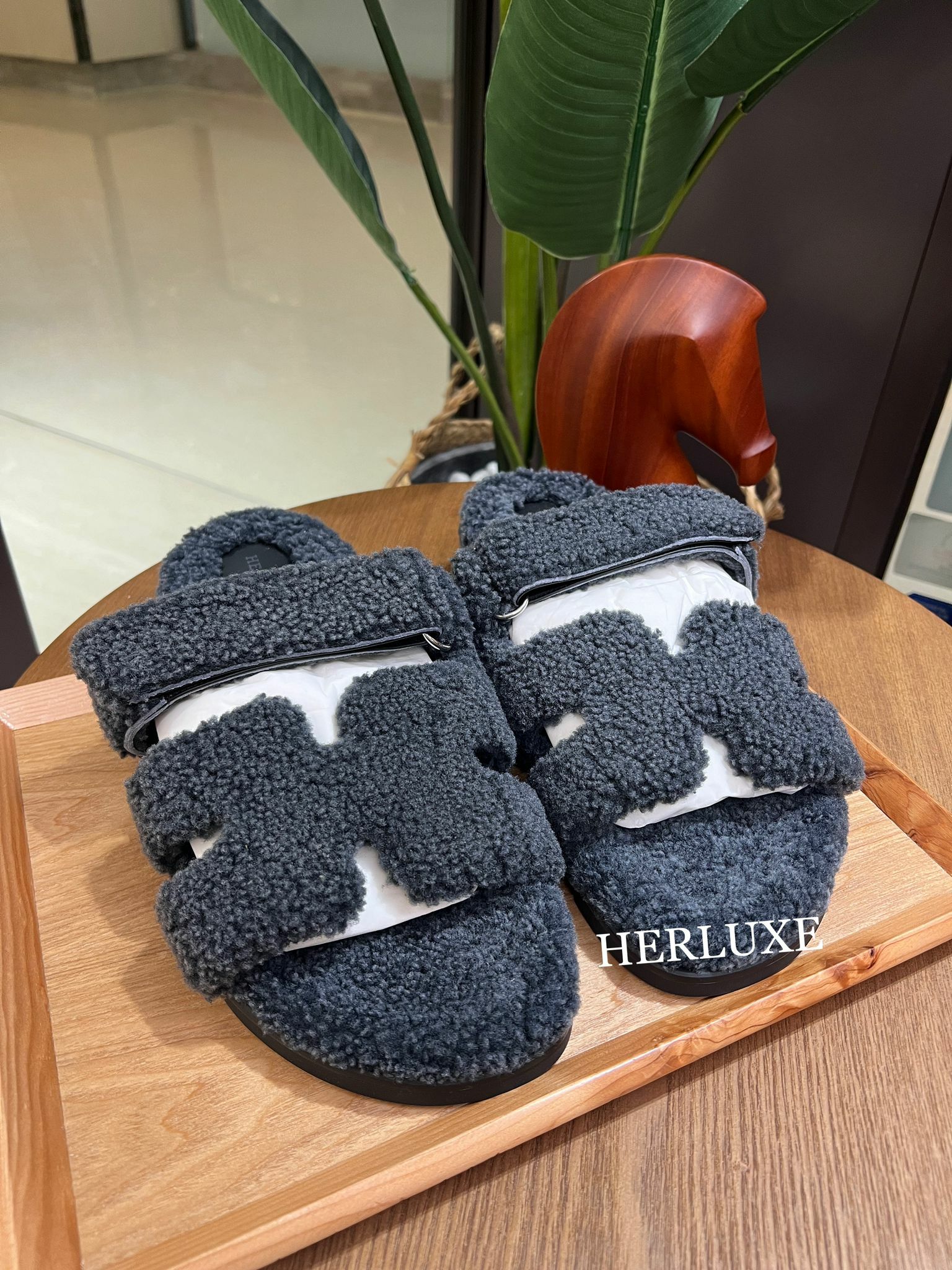 Chypre Sandal grey size 43