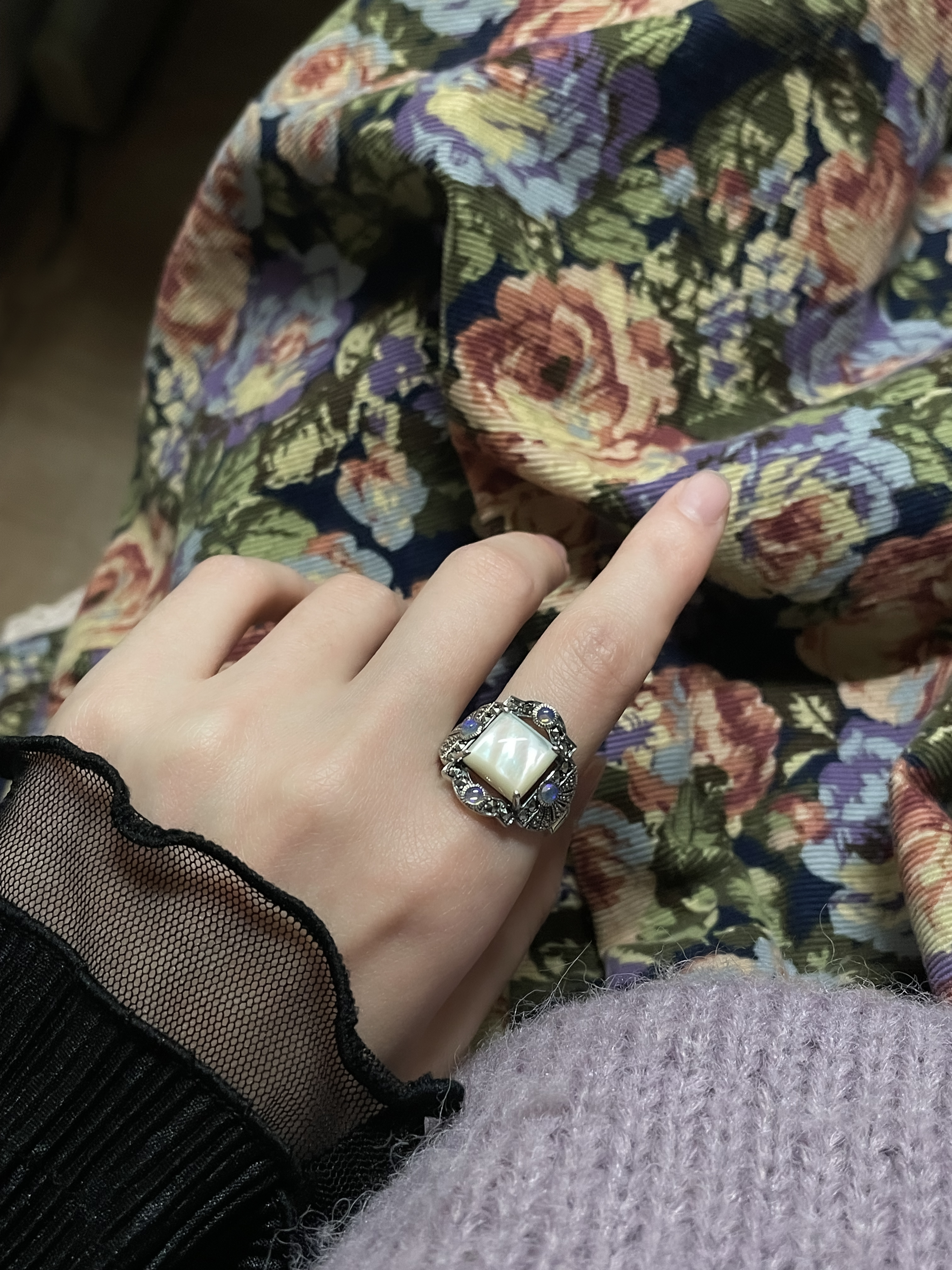 方形貝殼蛋白石戒指