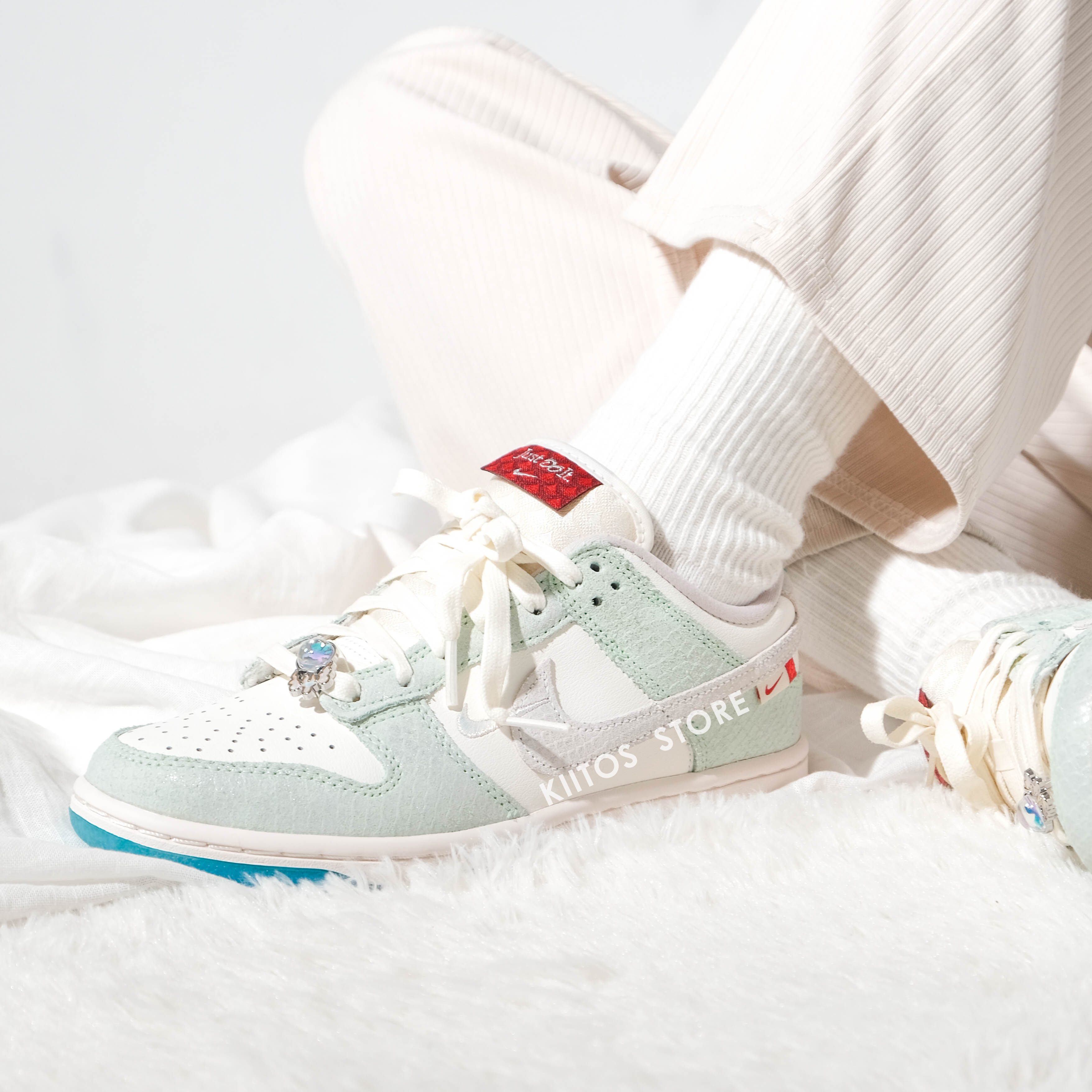 Nike Dunk Low LX  龍年限定 水晶龍珠 龍紋冰藍 FZ5065-111