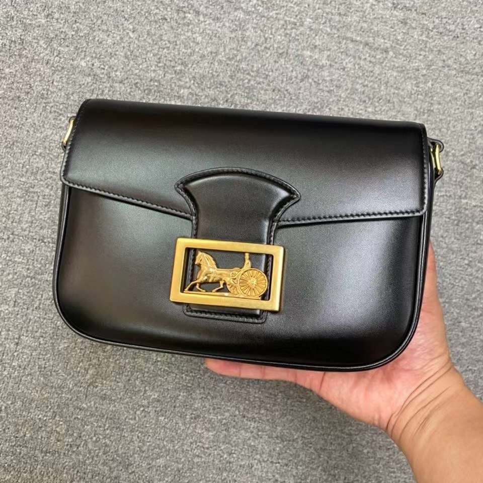 Celine Sulky Box 馬車扣 -M