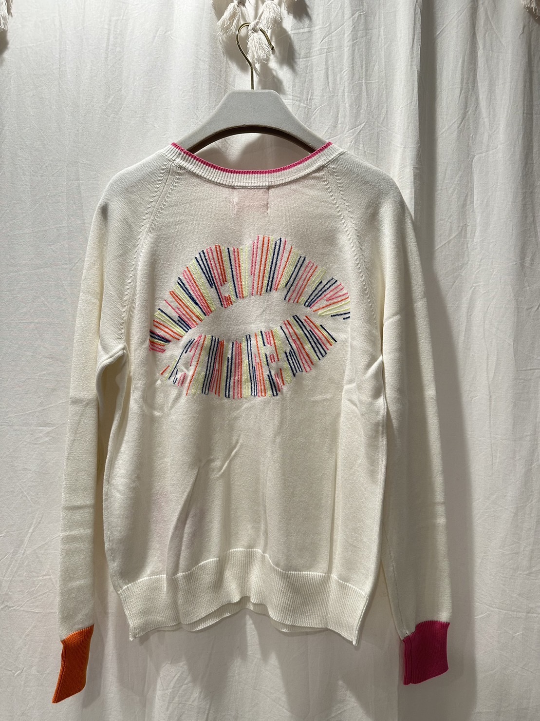 Popping Lip Sweater嘴唇刺繡針織上衣