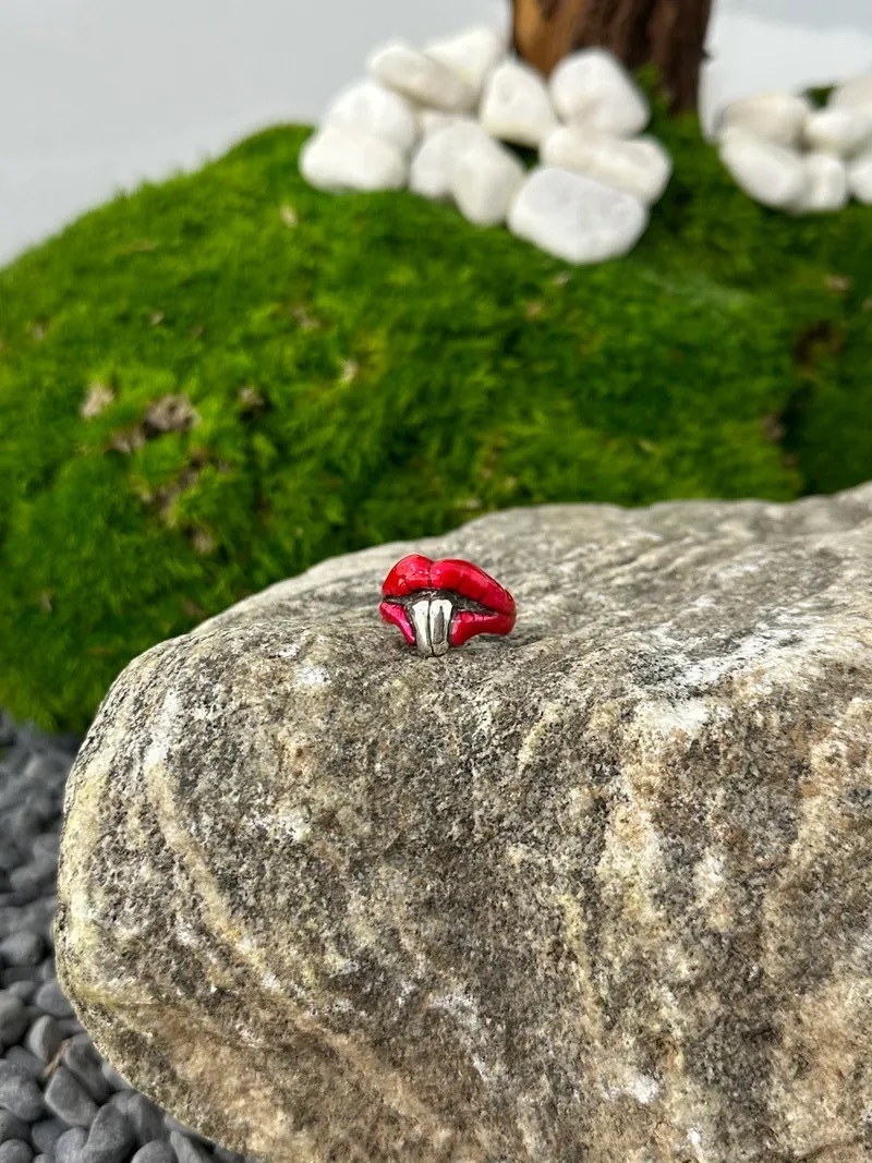 Red Color Rip Ring