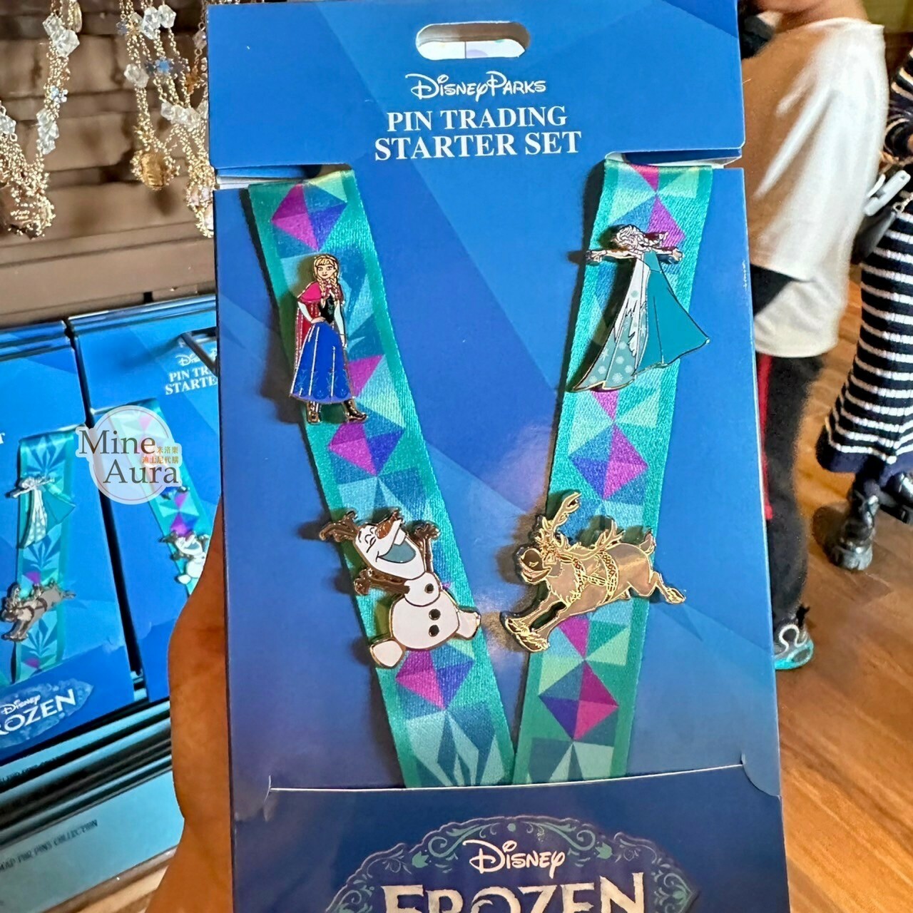 World of Frozen 限定 艾莎 Elsa 安娜Anna 新手徽章套組 掛繩 冰雪奇緣 Frozen -香港迪士尼樂園