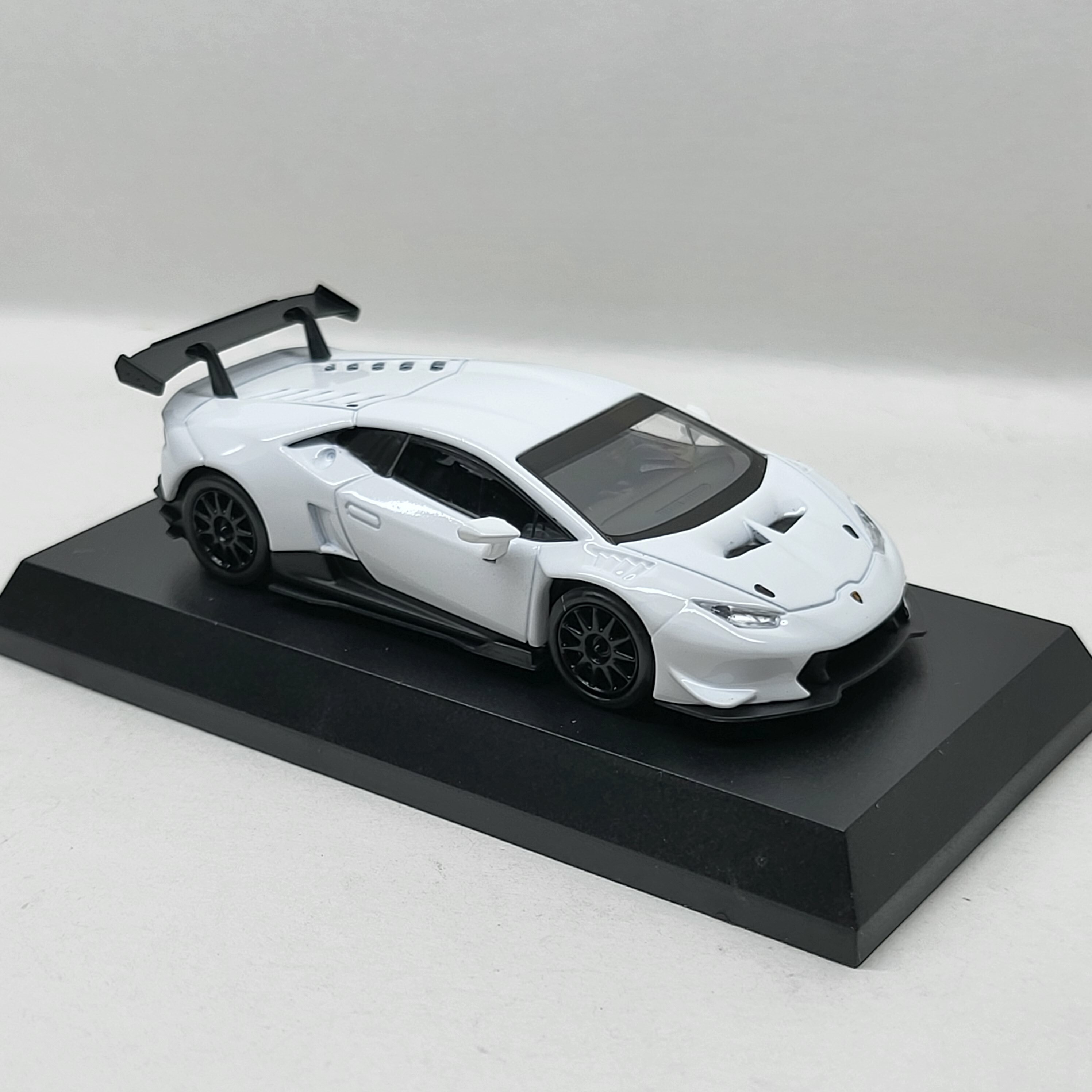 Kyosho 1:64 Lamborghini Huracan LP 620-2 Super Trofeo White