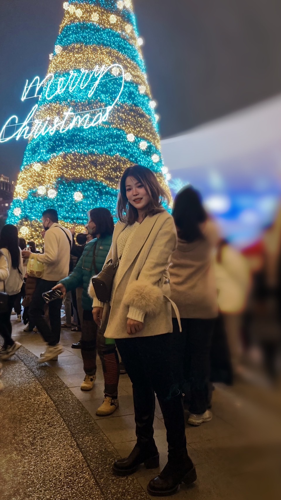 毛毛袖羊絨收腰外套