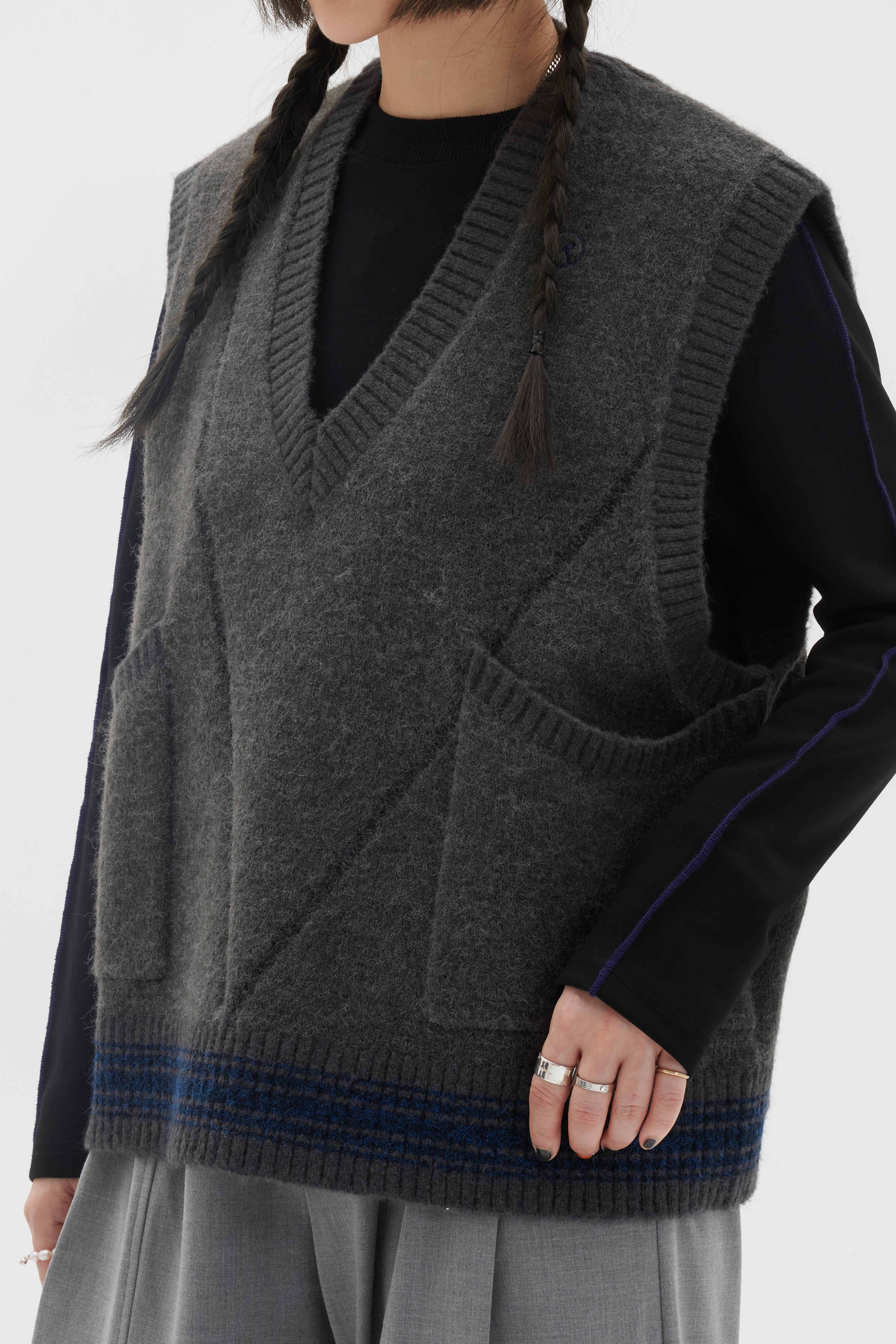 V-Neck Knitted Vest | Gray