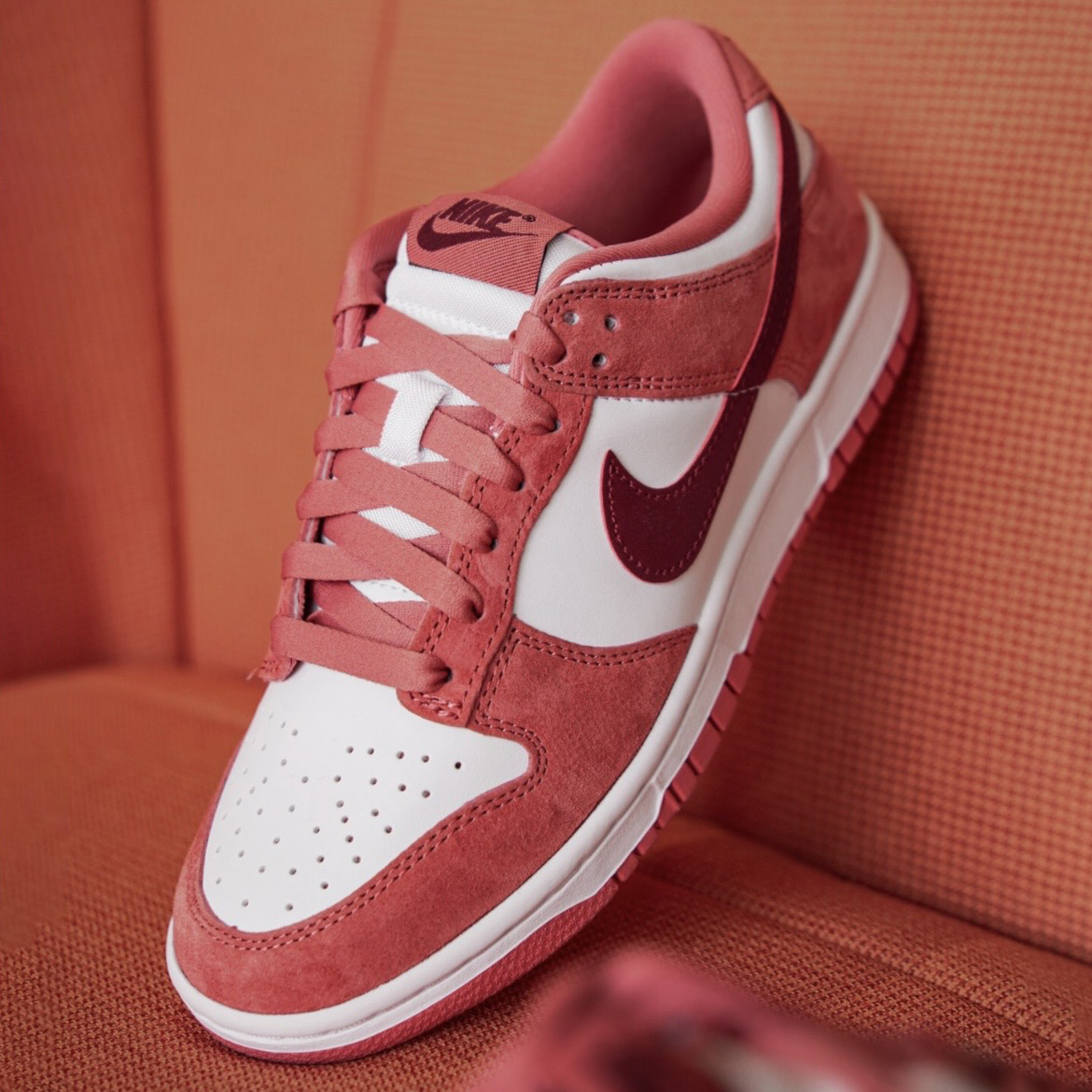 Nike Dunk Low VDay 草莓熊 麂皮 情人節限定 FQ7056-100