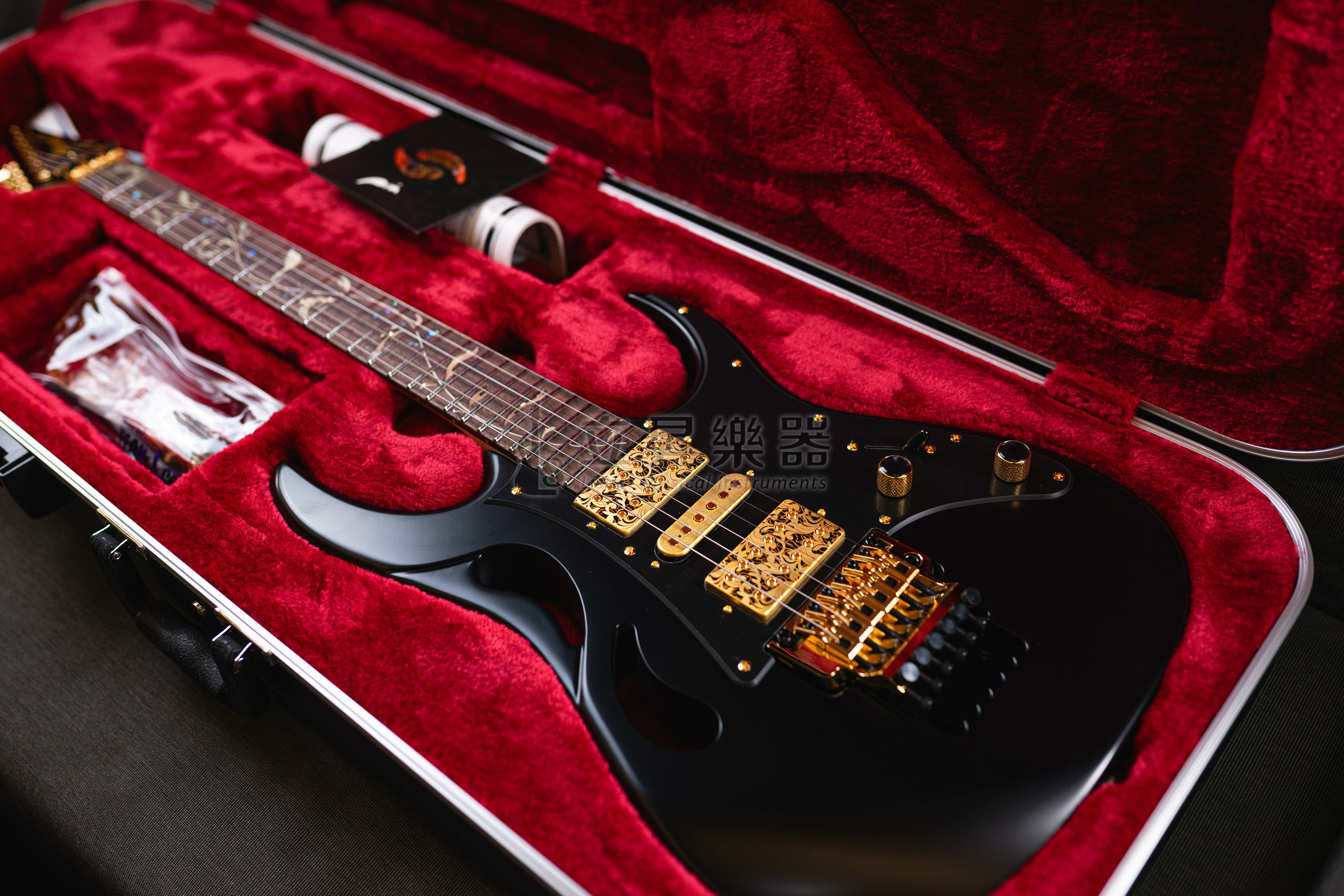 【預訂商品】Ibanez 電吉他 PIA3761 XB 黑金色 Steve Vai 簽名琴 日廠 大搖座 附原廠硬盒