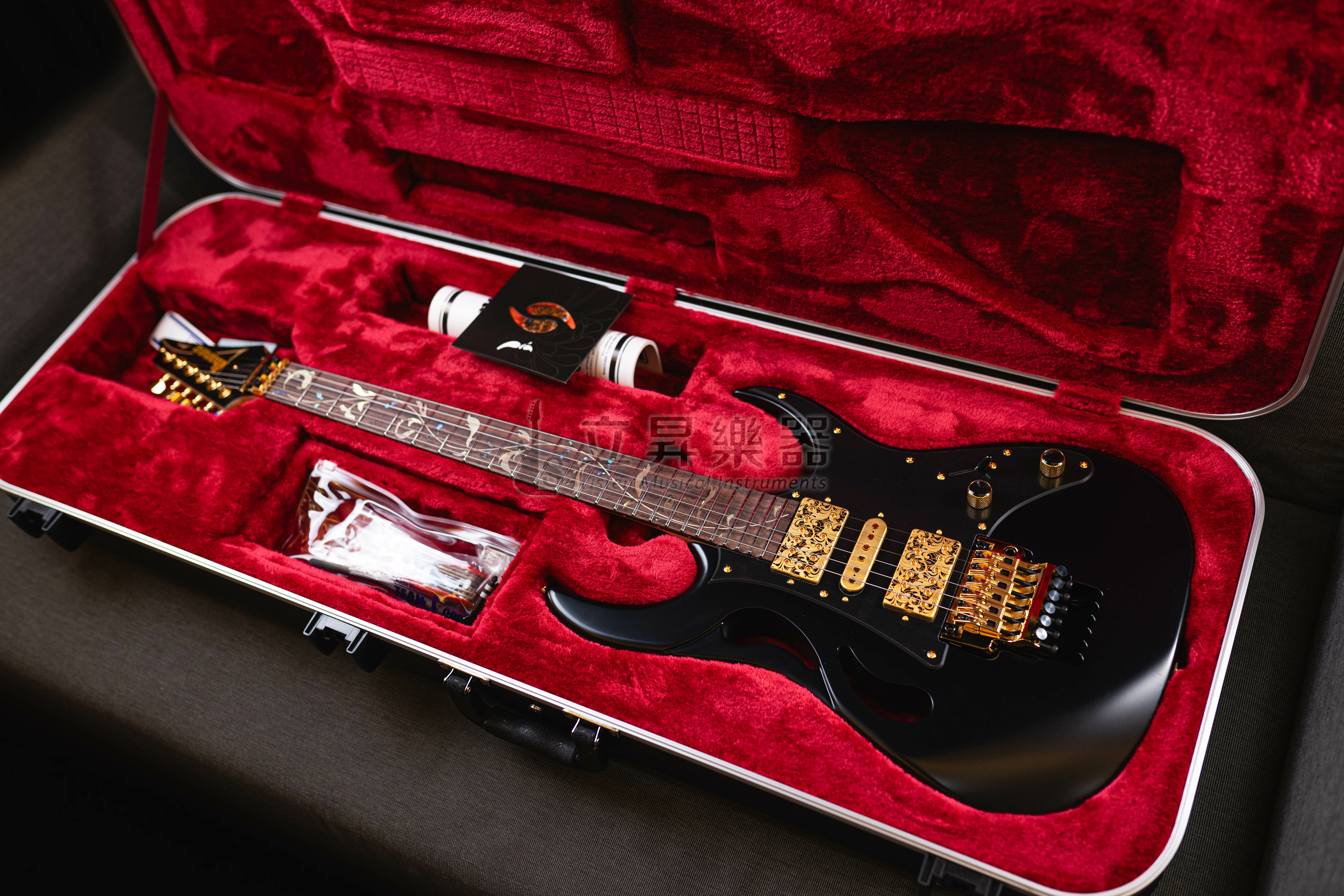 【預訂商品】Ibanez 電吉他 PIA3761 XB 黑金色 Steve Vai 簽名琴 日廠 大搖座 附原廠硬盒