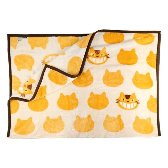 大毛毯 龍貓 貓巴士剪影