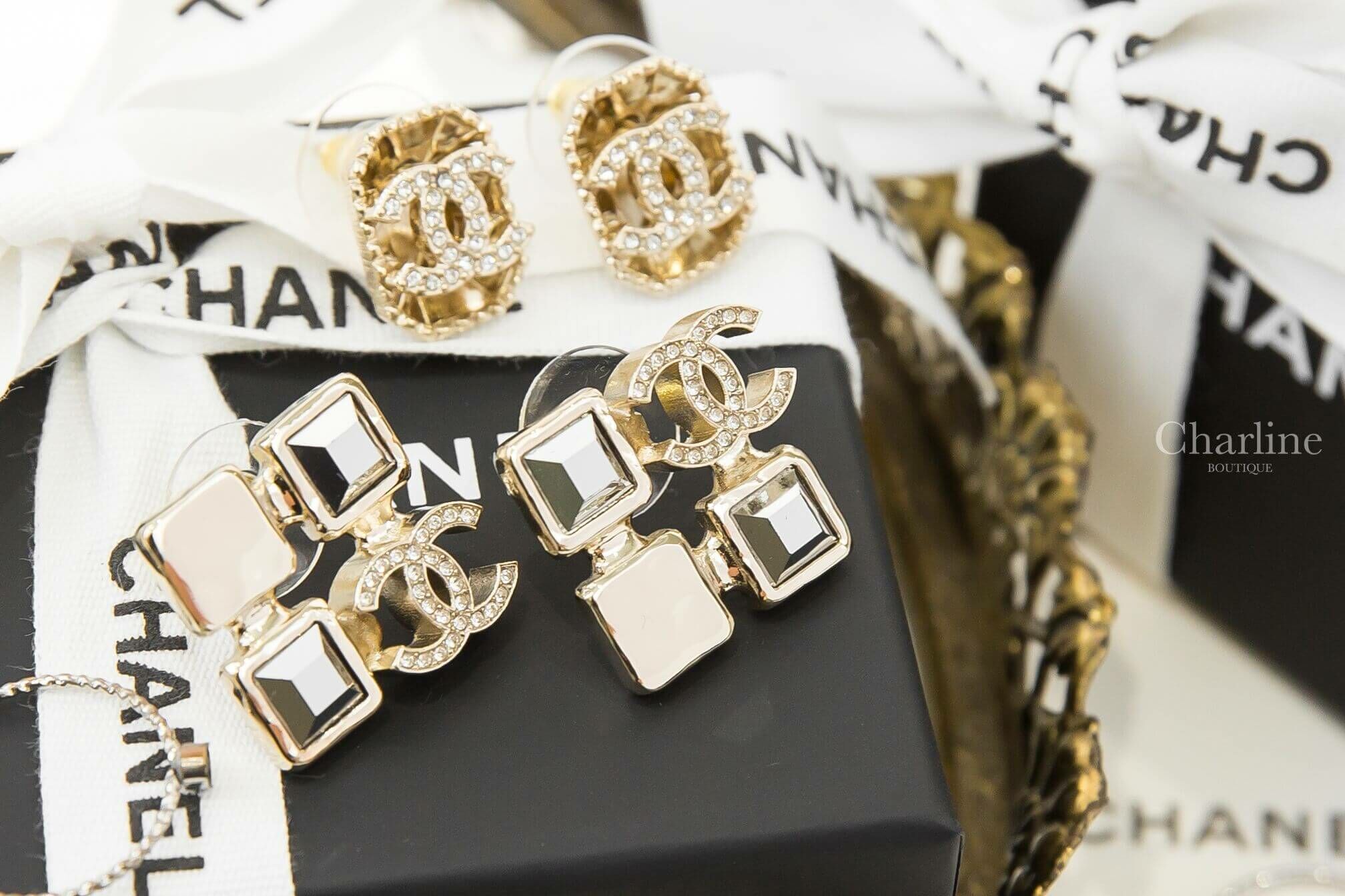 Chanel Earrings 金色水晶金屬方格水鑽CC不對稱方形耳環-Charline Boutique 精品代購