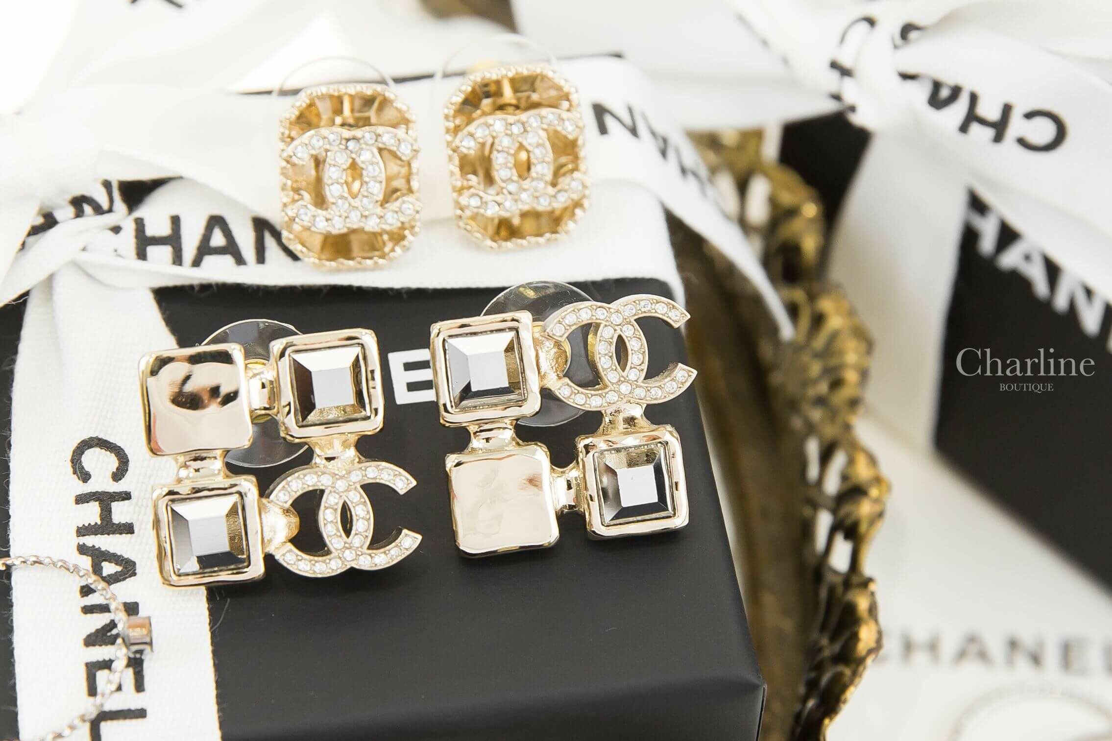 Chanel Earrings 金色水晶金屬方格水鑽CC不對稱方形耳環-Charline Boutique 精品代購