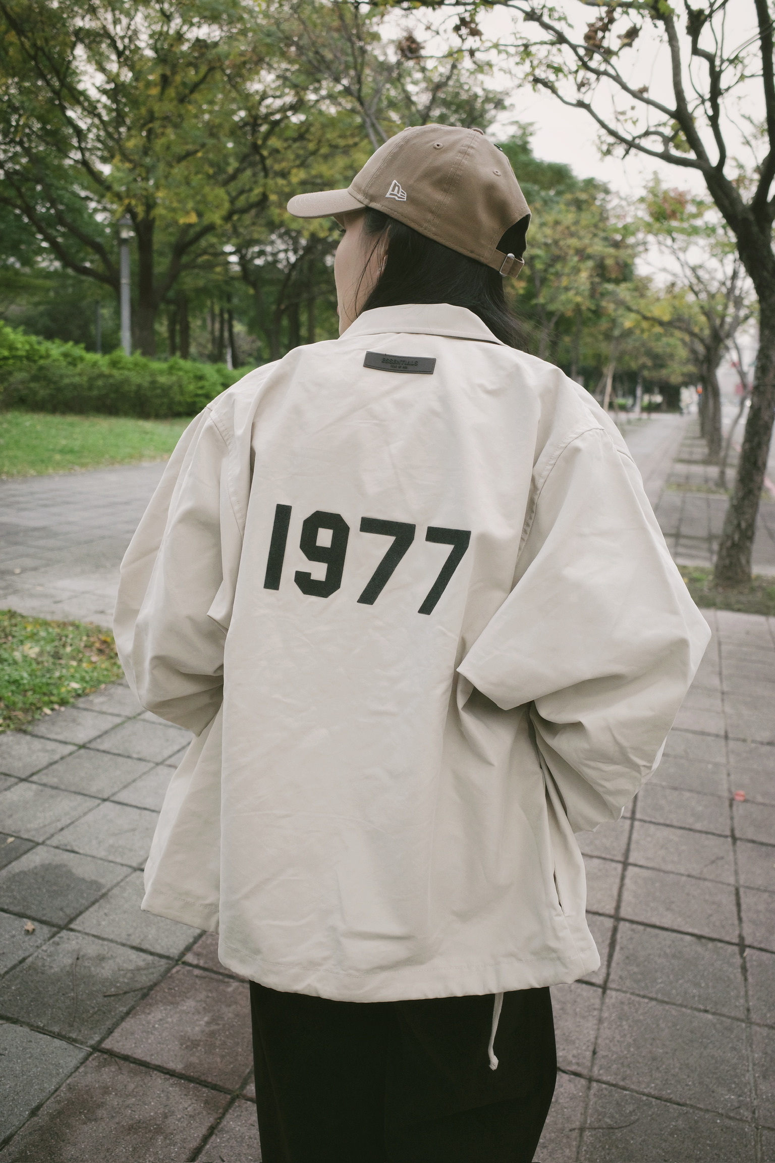 ESSENTIALS 1977 教練外套  奶油白