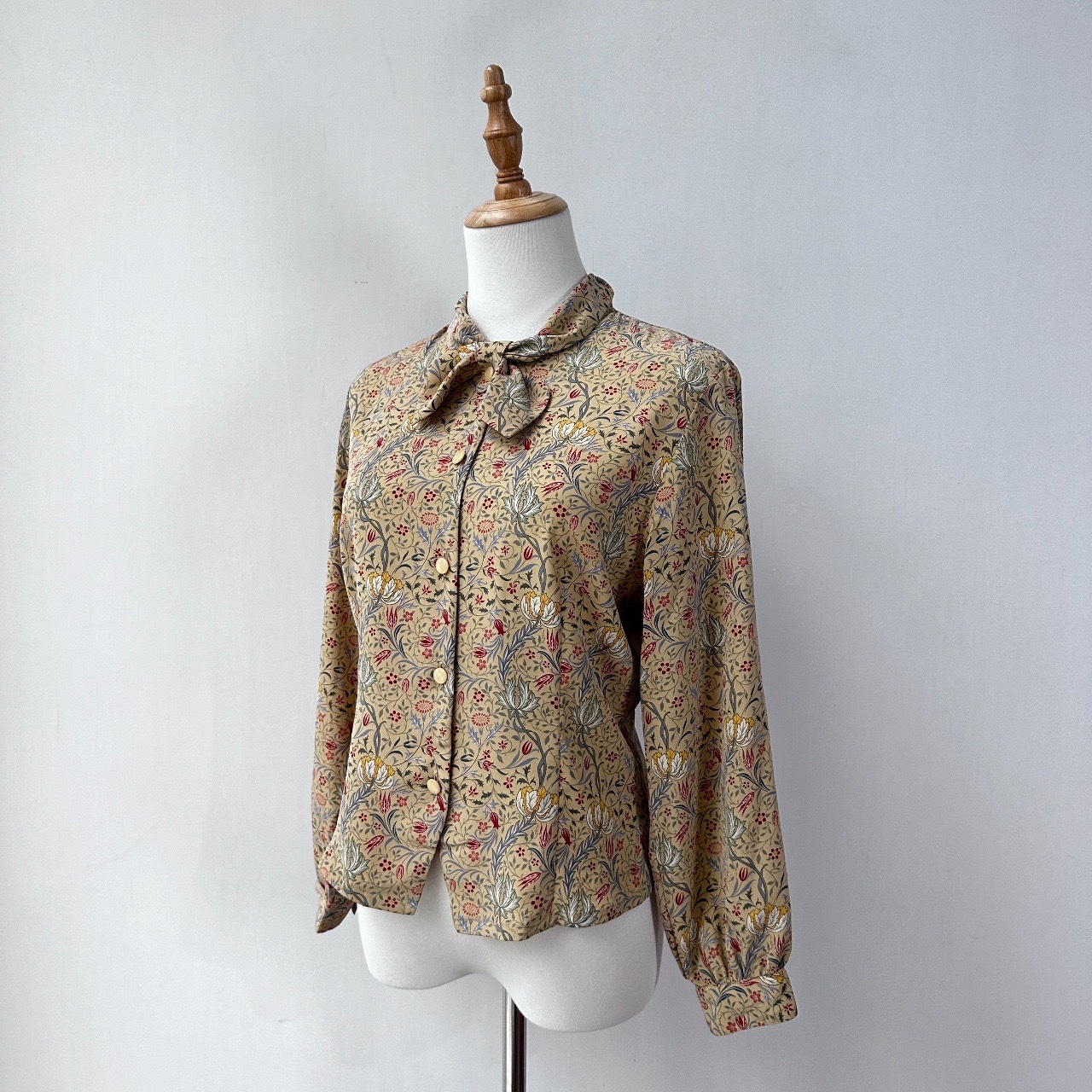 日本製 V&A Museum 和風花卉畫長袖上衣