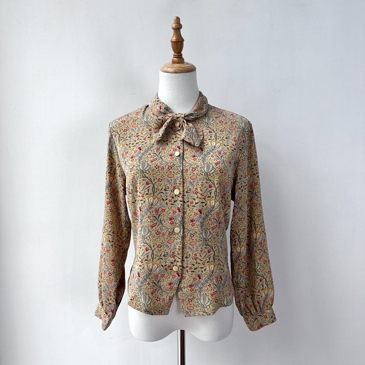 日本製 V&A Museum 和風花卉畫長袖上衣