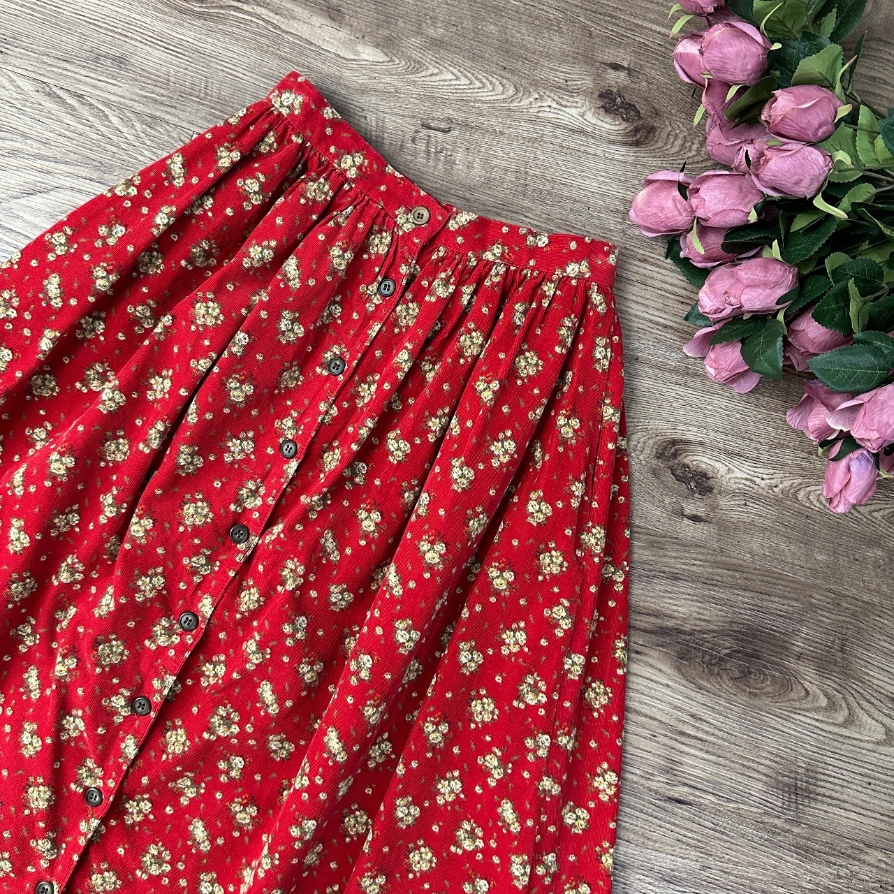 日本製紅色薄燈芯絨玫瑰半身裙