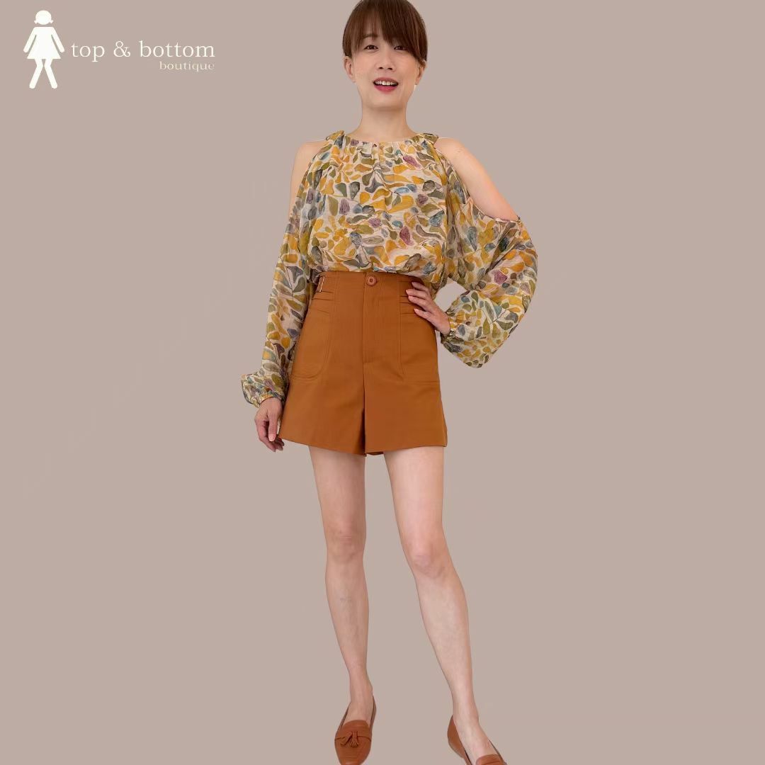 BUCKLED HIGH WAISTED SHORTS