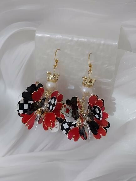 🦋偏執狂小姐🦋紅心皇后彩球