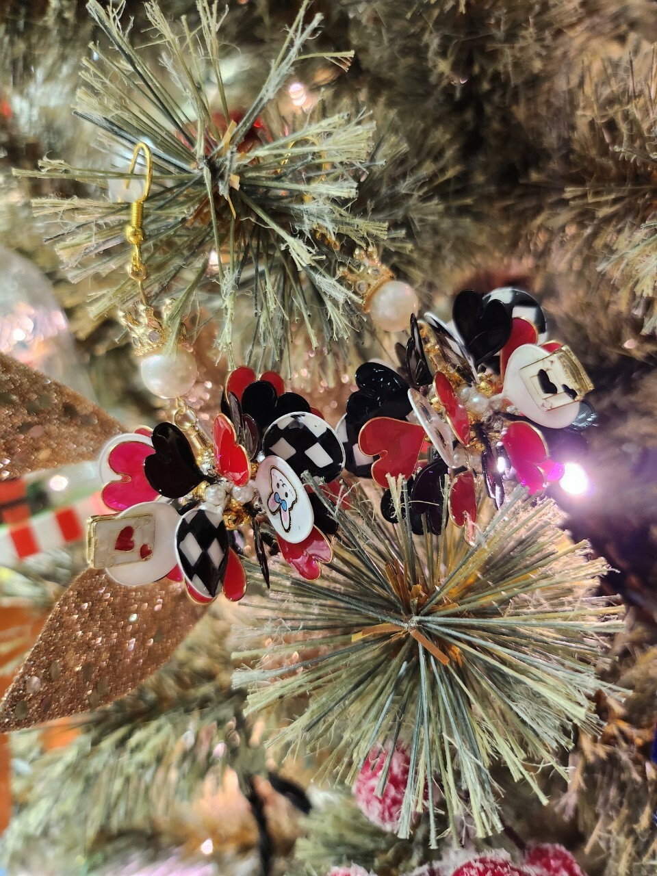 🦋偏執狂小姐🦋紅心皇后彩球