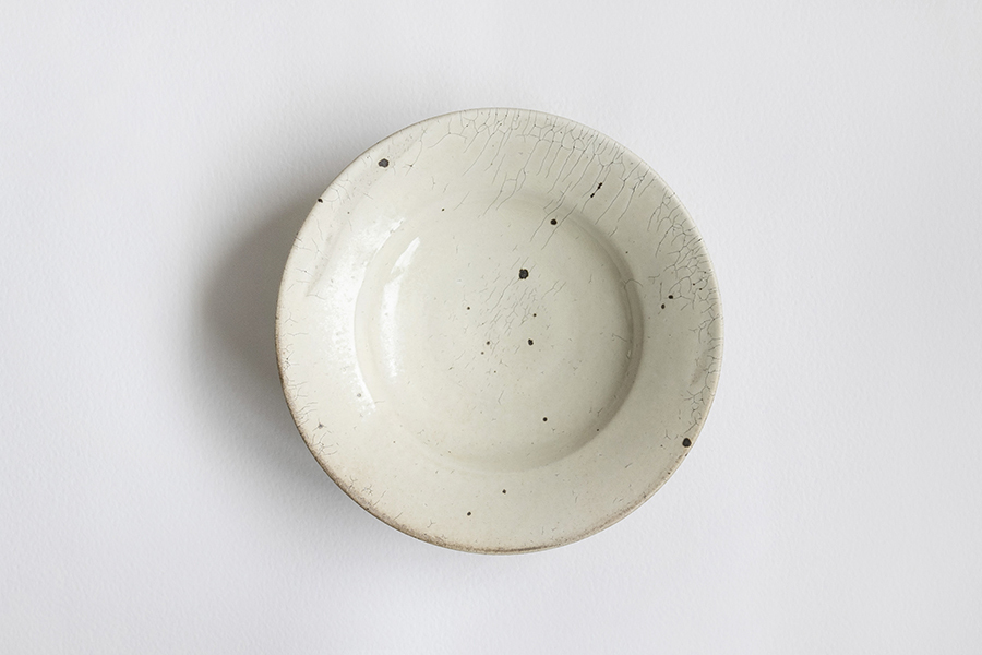 祥見知生選品-下村淳-粉引金紅石釉8寸邊皿(寬緣)