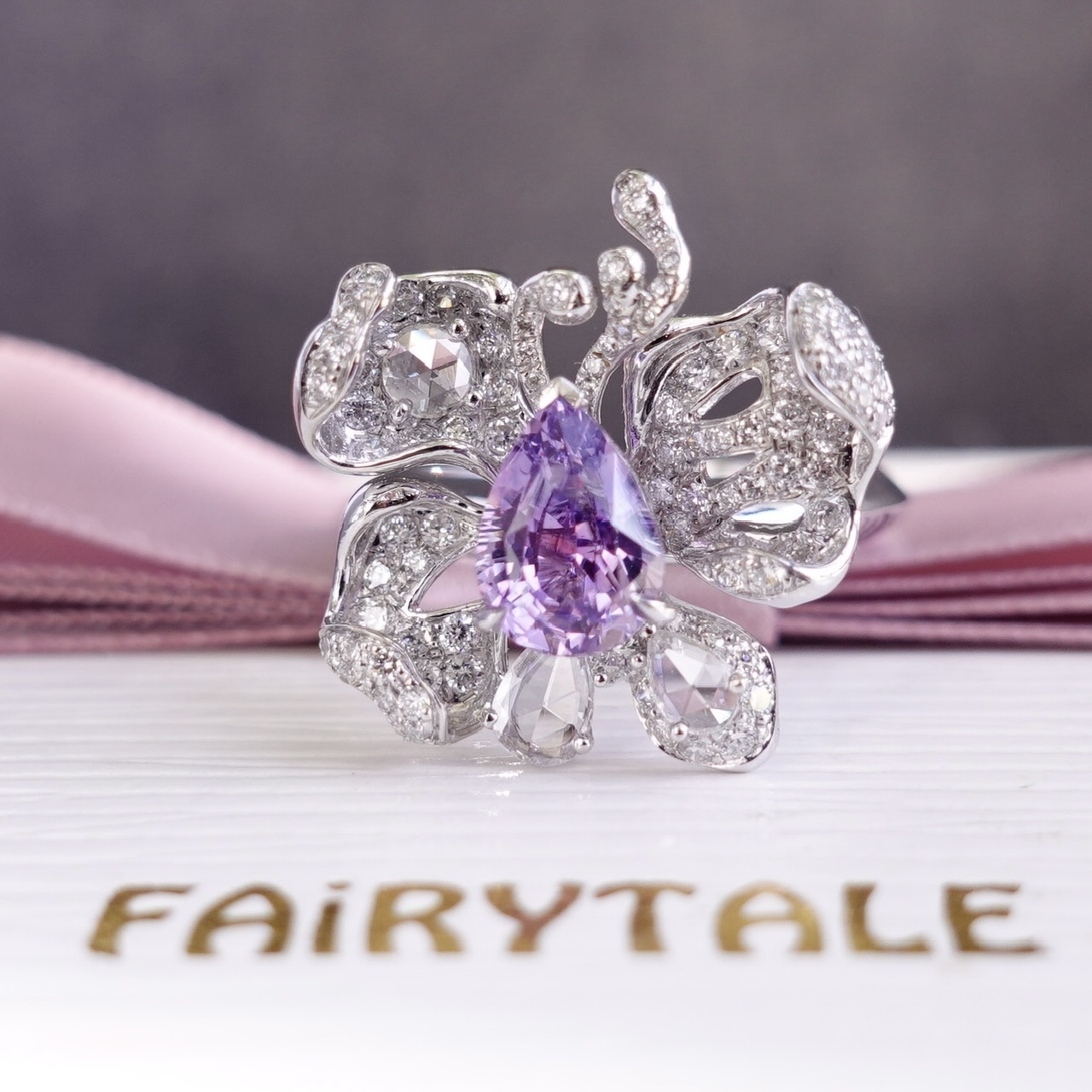 1.52ct天然無燒紫藍寶石18K金鑽石戒指-薰衣草紫(帶寶石證書)