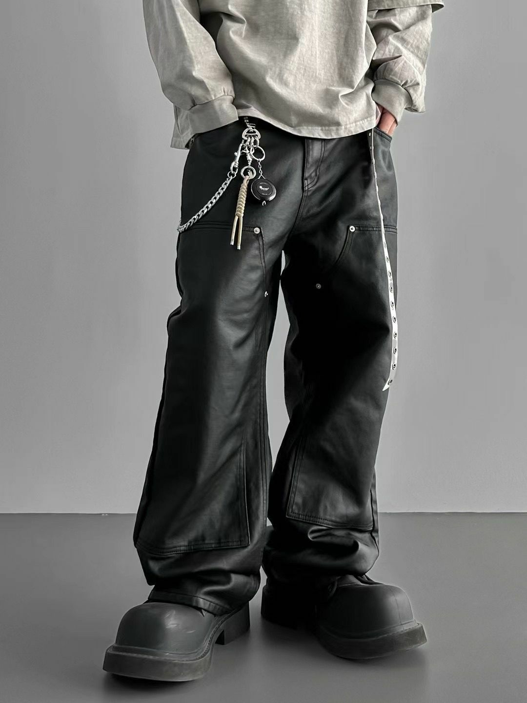 淨色合成皮鬆身褲 LIL-019P