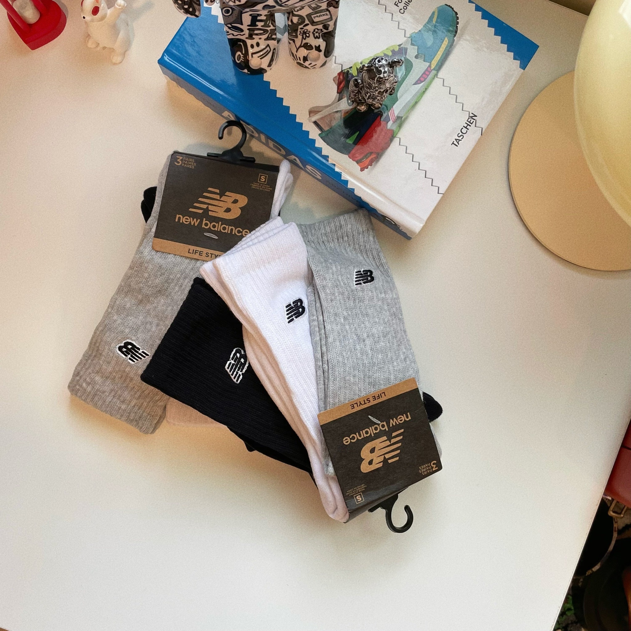 New Balance Socks 黑白灰 NB襪 小腿襪 長襪 襪子 Logo 國外限定色 三包裝