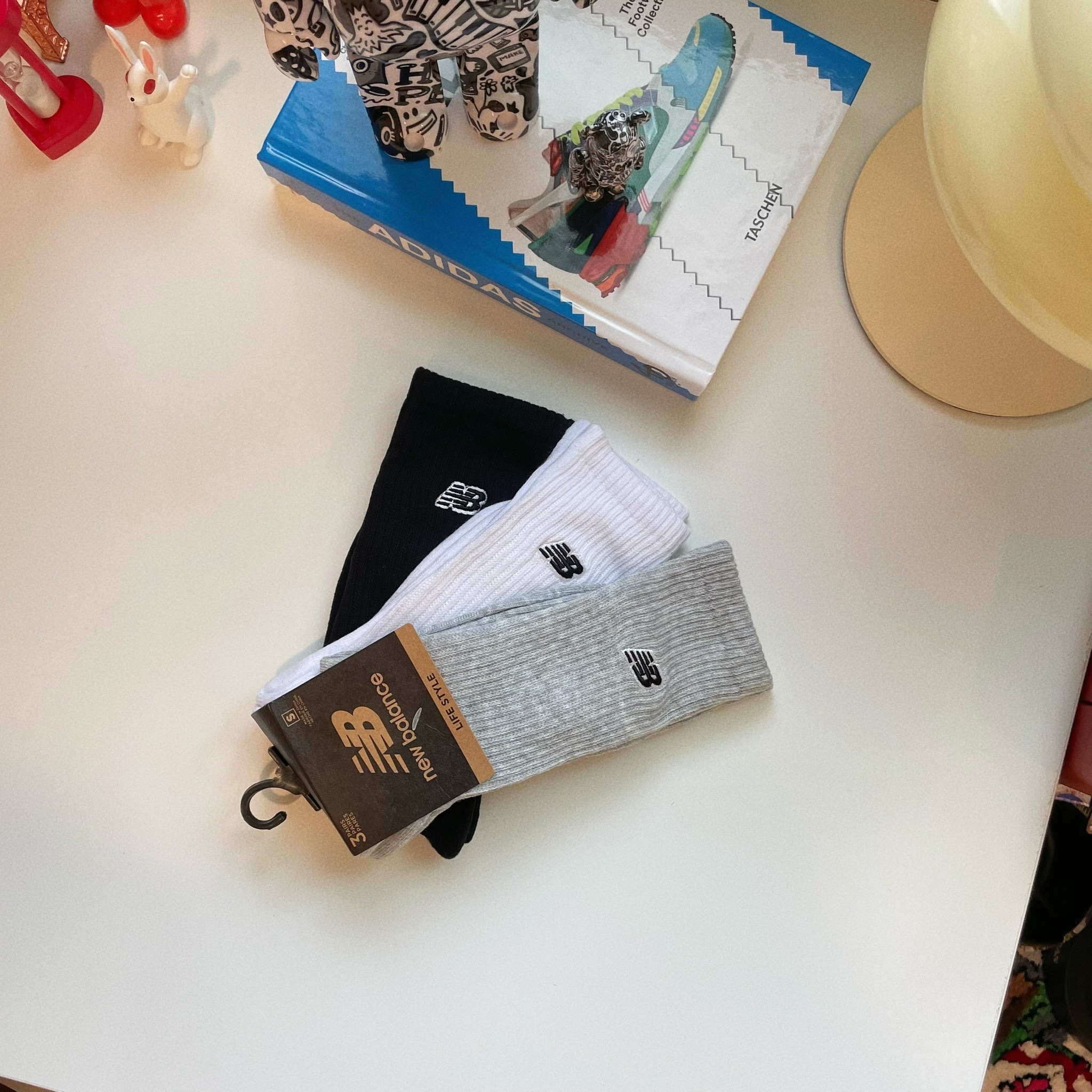 New Balance Socks 黑白灰 NB襪 小腿襪 長襪 襪子 Logo 國外限定色 三包裝