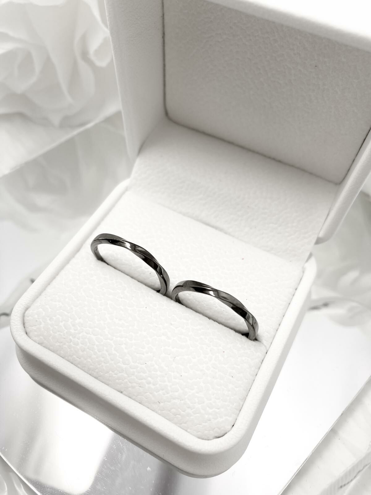 黑色莫比烏斯戒指