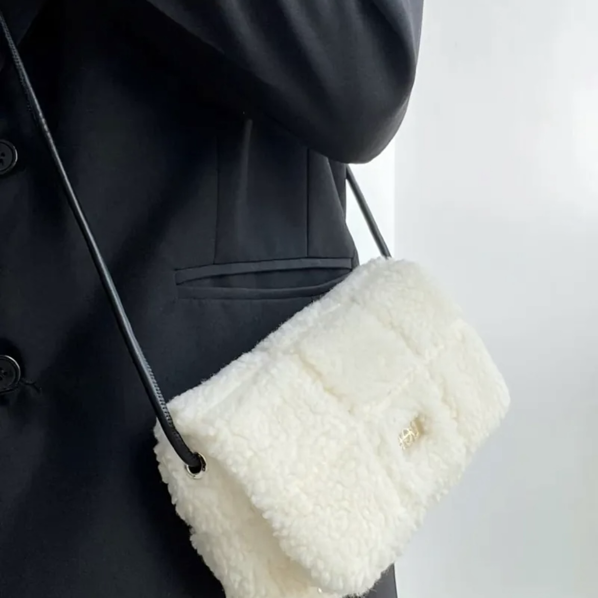 Lee方格羔羊毛包 掀蓋 側背 肩背 奶油白/焦糖棕 秋冬限定