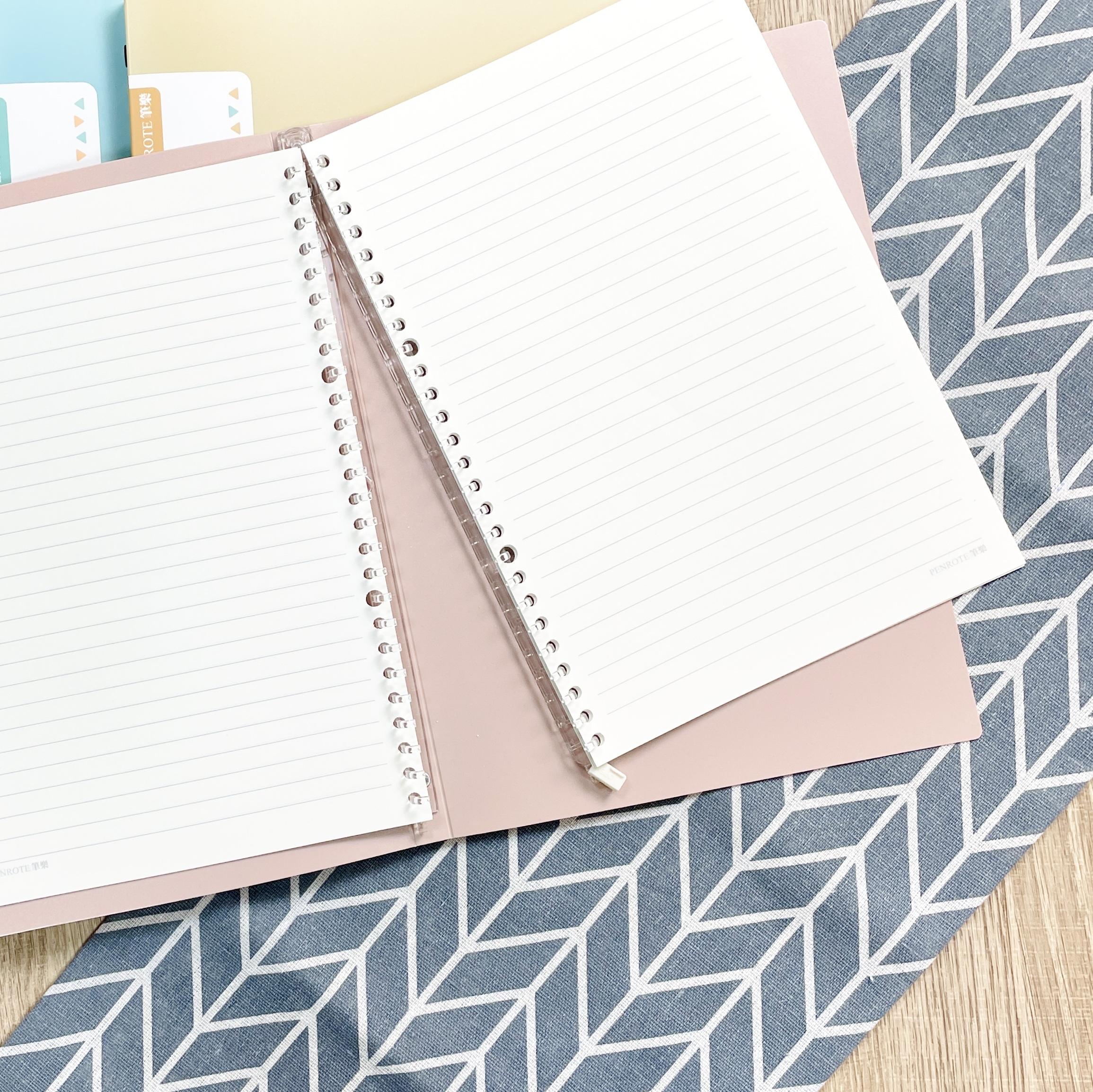 【PENROTE筆樂】柔色 B5 - 26孔活頁筆記本