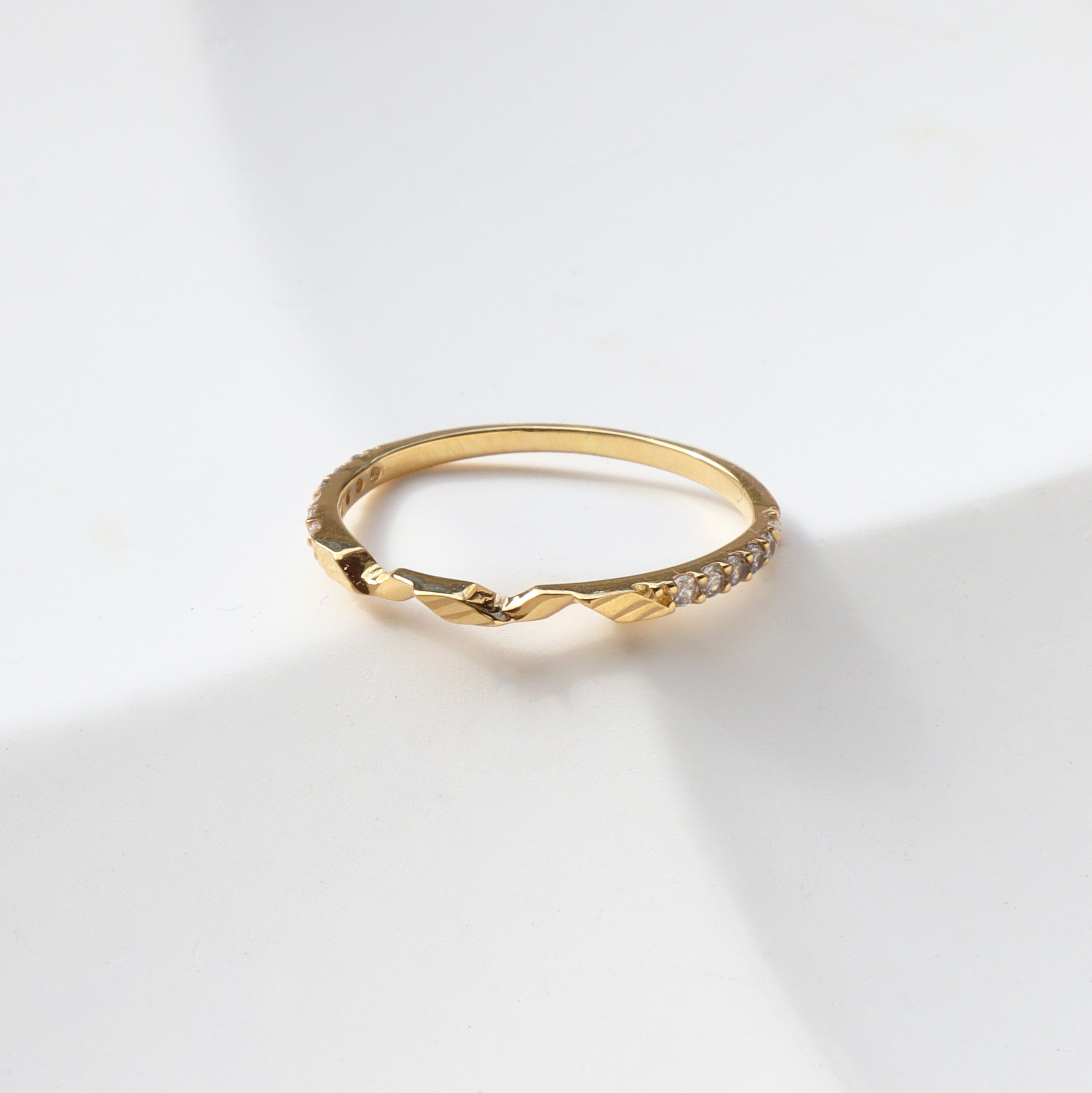 10K/扭紋波浪戒指