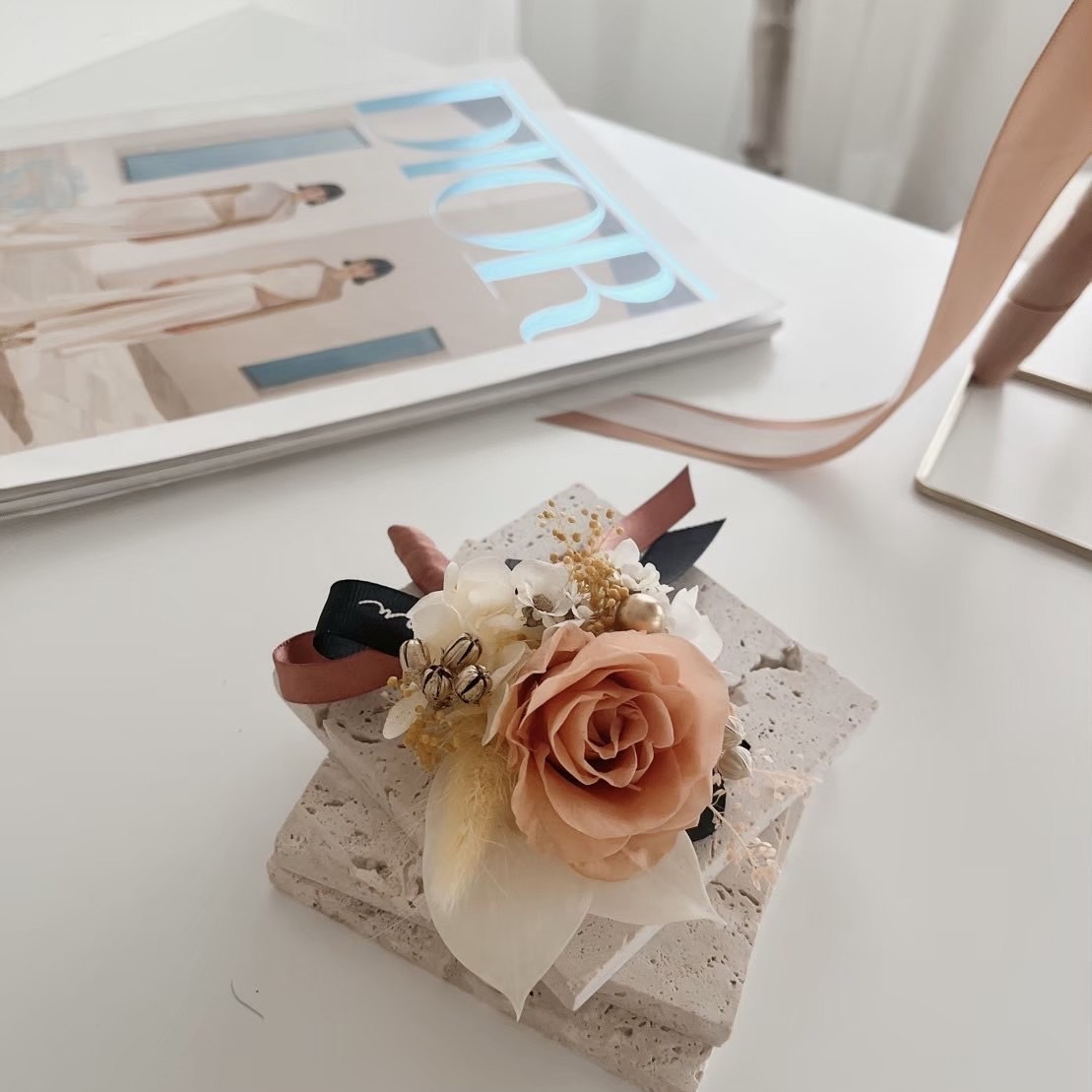 永生小玫瑰橘色系胸花