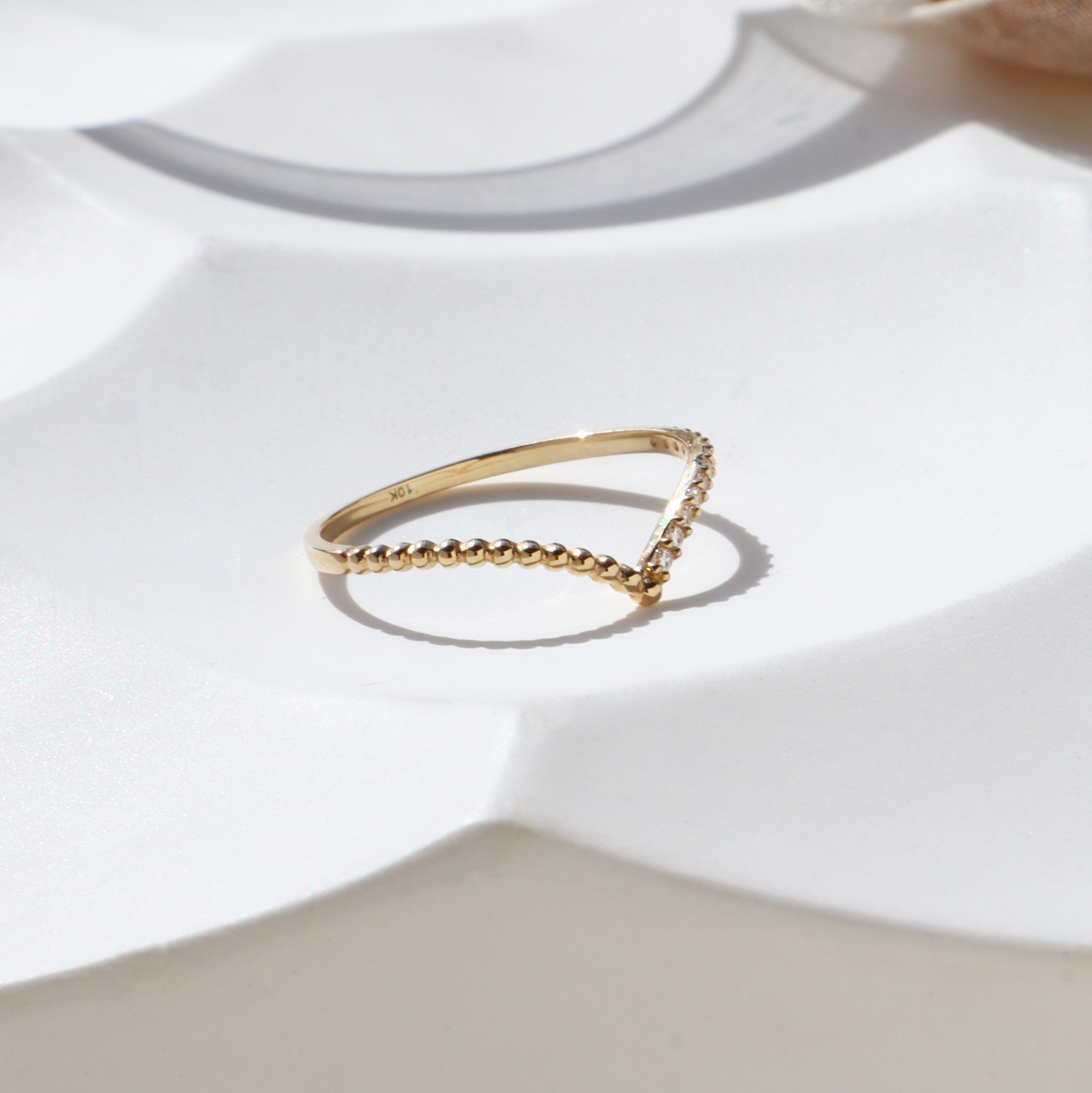 10K/柔美V型戒指