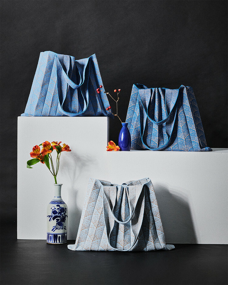 <韓國代購> PLEATS MAMA BLUE DRAGON