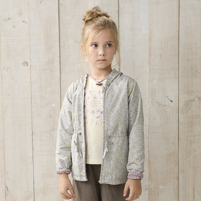 經典鏽花針織上衣 米