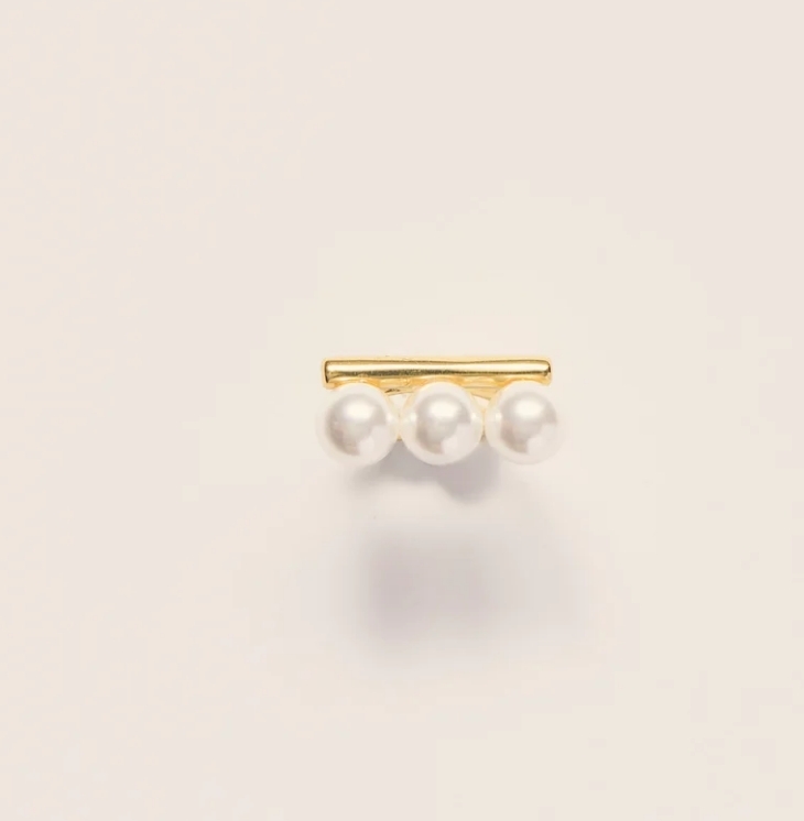 LOEM TOKYO THREE PEARL CUFF