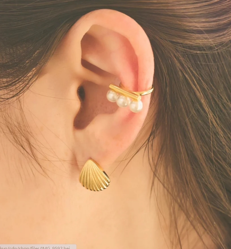 LOEM TOKYO THREE PEARL CUFF