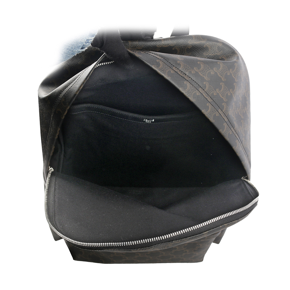 【CELINE】TRIOMPHE 帆布及小牛皮拉鍊口袋中款後背包(黑色) 188382BOV.38SI