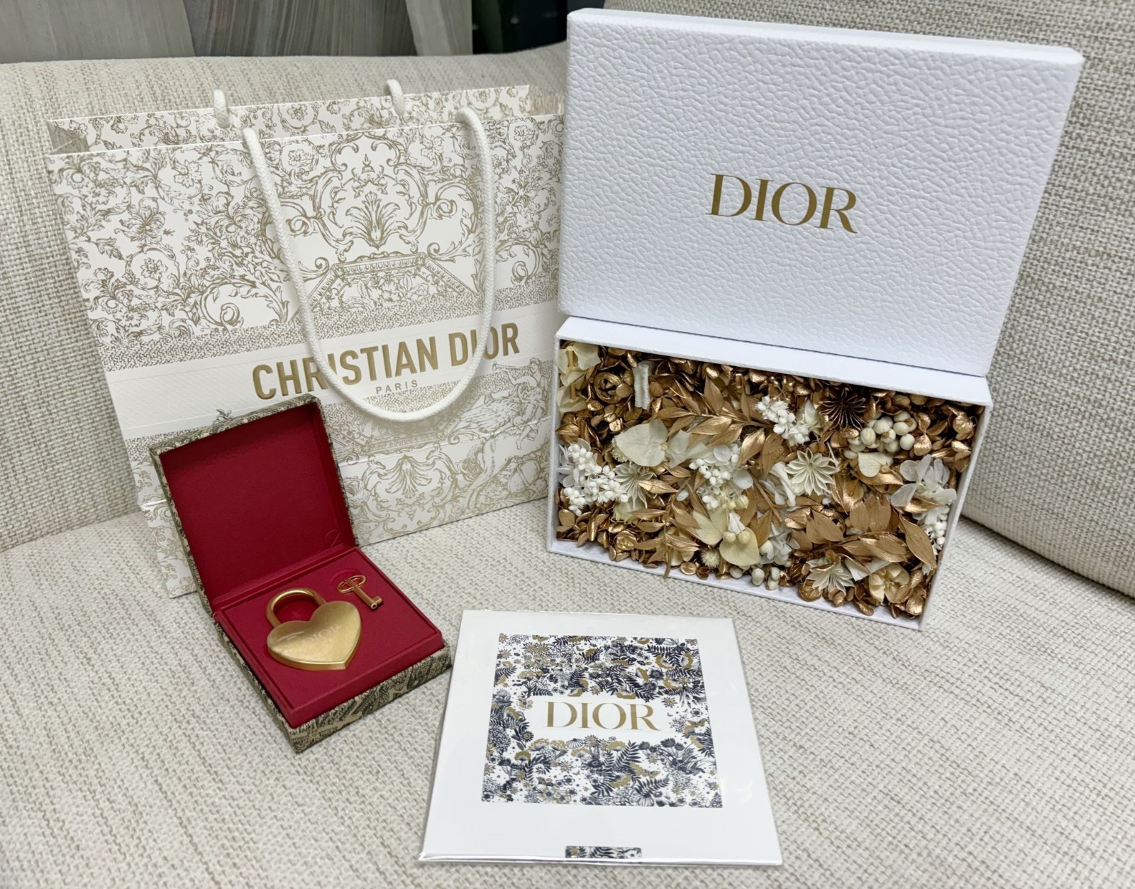 Dior 永生花 x 愛心鎖💗包紙袋 -M