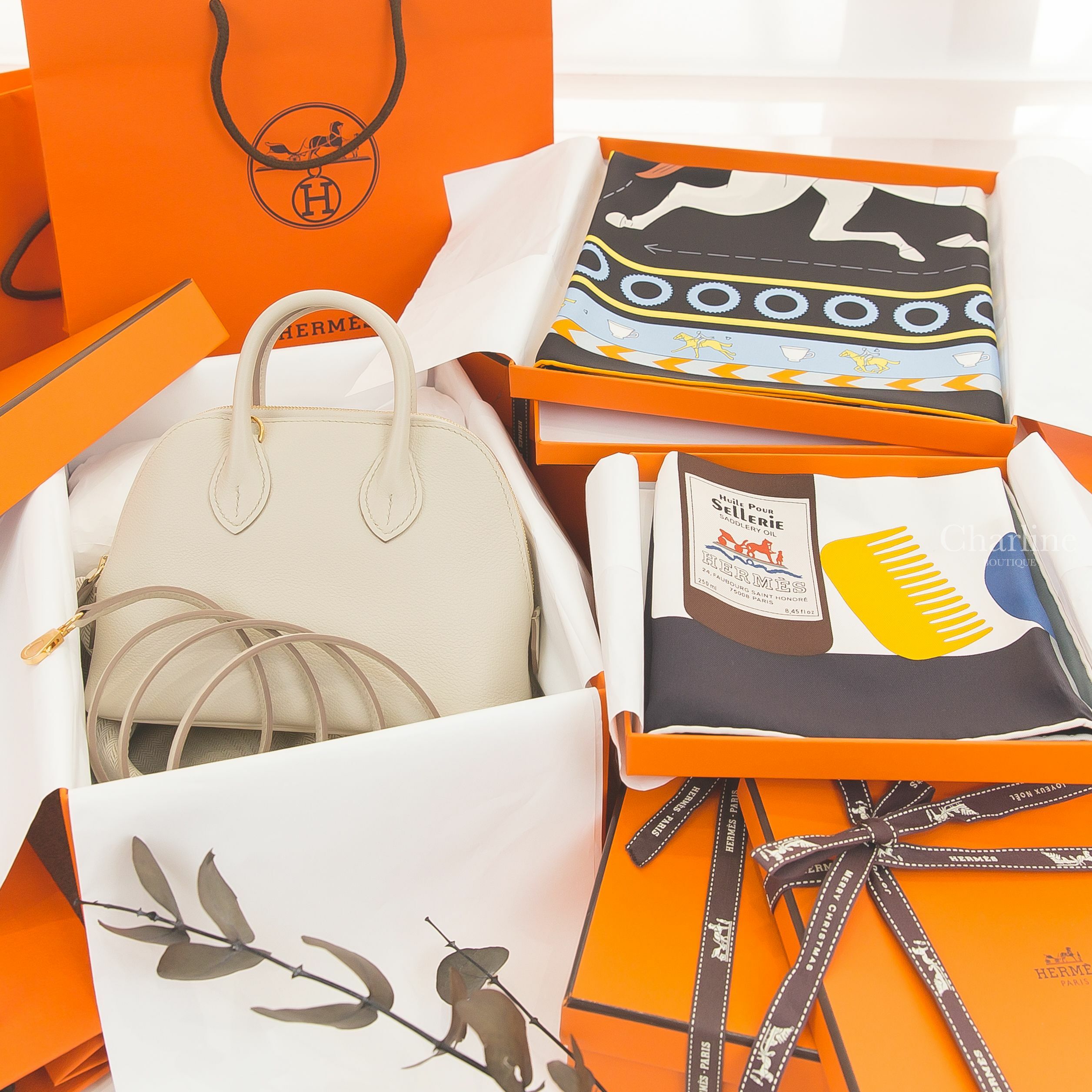 Hermès Bolide Mini 8L 冰川灰金釦,Tea For Two Scarf 90 黑色/紅色/彩色方巾,Is This A Love Story Scarf 70 白色/黑色/灰綠色方巾-Charline Boutique 精品代購