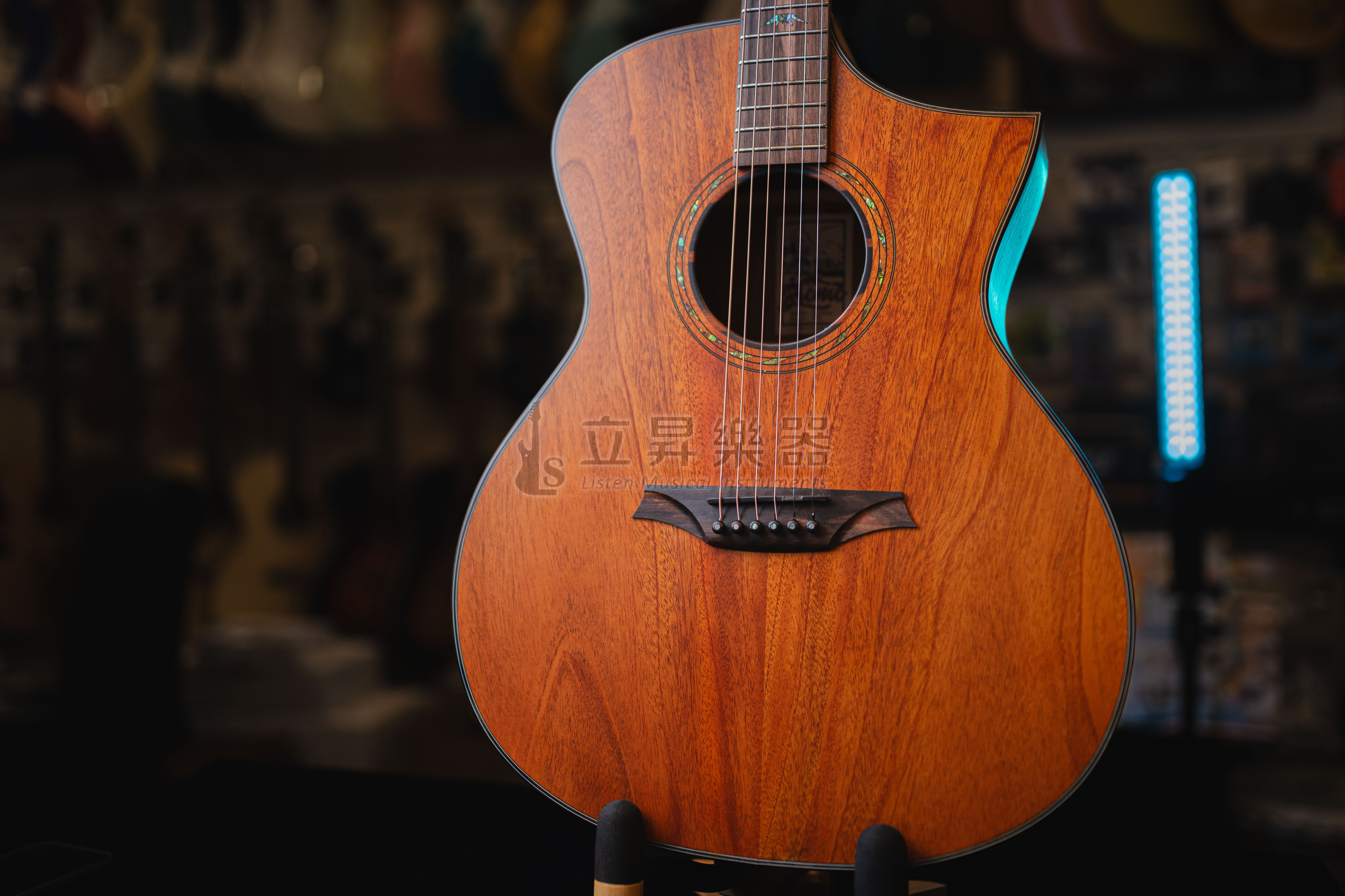 火山 Bromo BAT4MCE 全桃花心木面單 火山指板鑲嵌 阿馬拉烏木琴橋指板 Hillside Auditorium缺角 ToneFlow簍空音梁系統