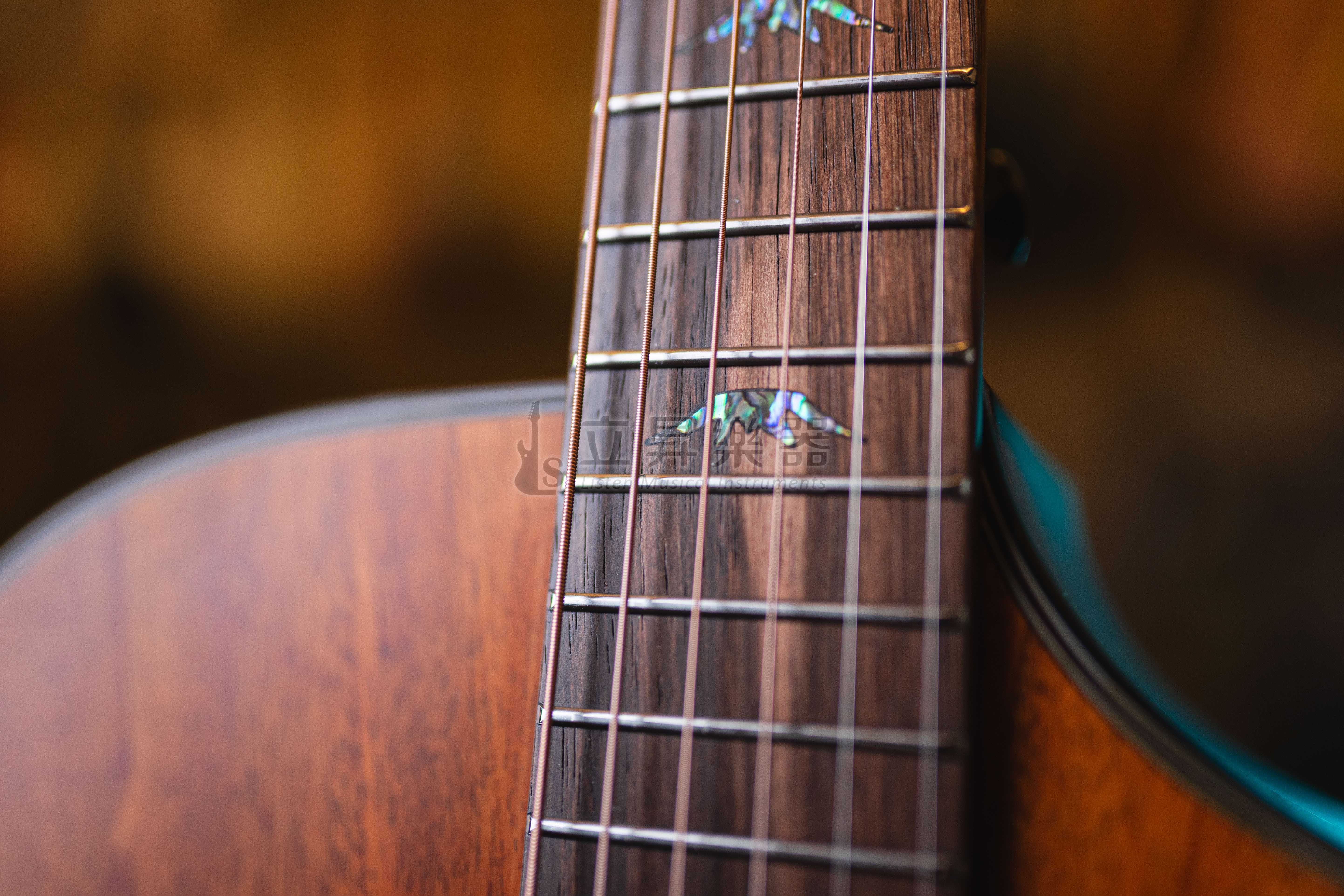 火山 Bromo BAT4MCE 全桃花心木面單 火山指板鑲嵌 阿馬拉烏木琴橋指板 Hillside Auditorium缺角 ToneFlow簍空音梁系統 第 3 張圖片｜三峽鼓 / 打擊