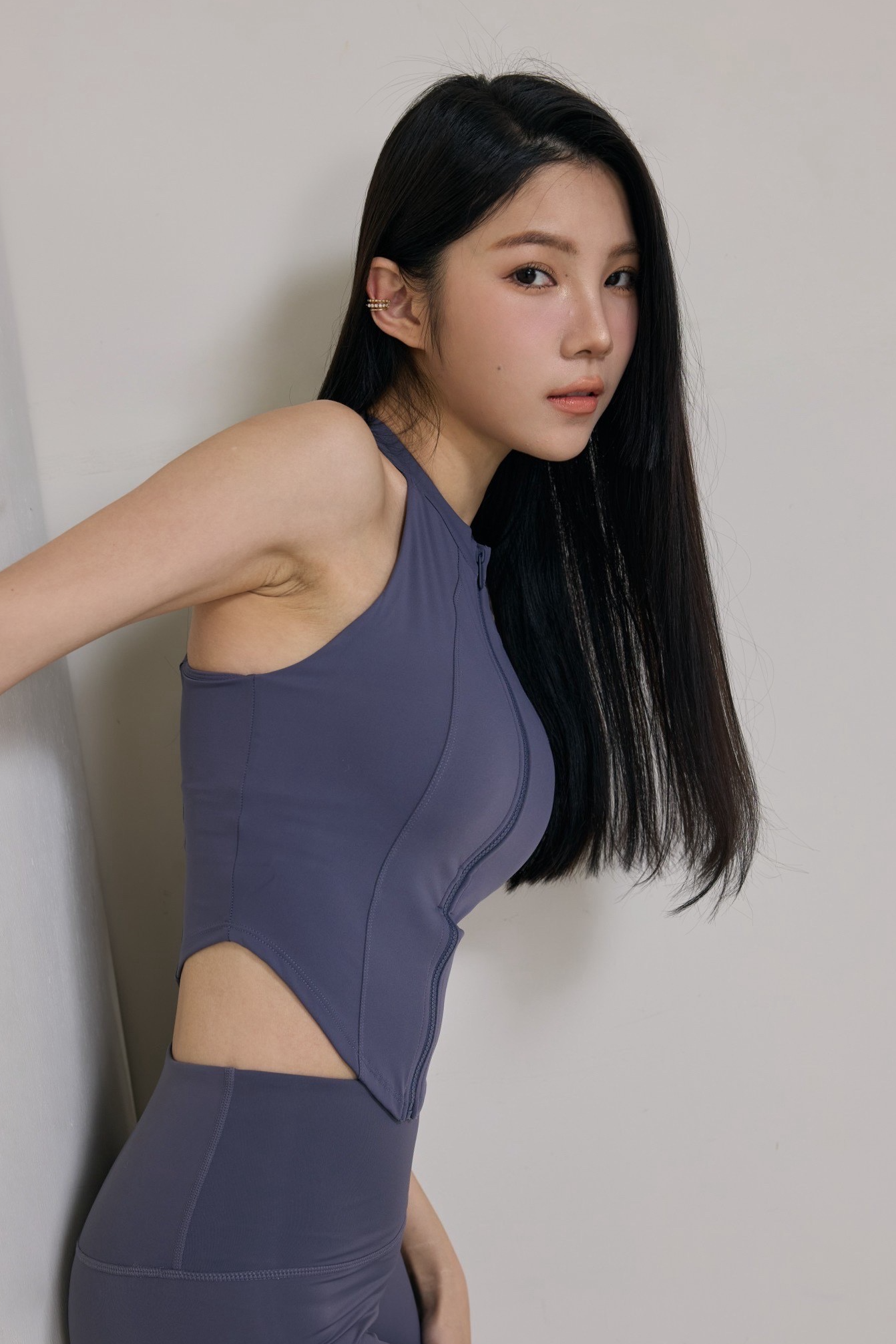 高領削肩 前拉鍊運動背心 / 霧灰紫