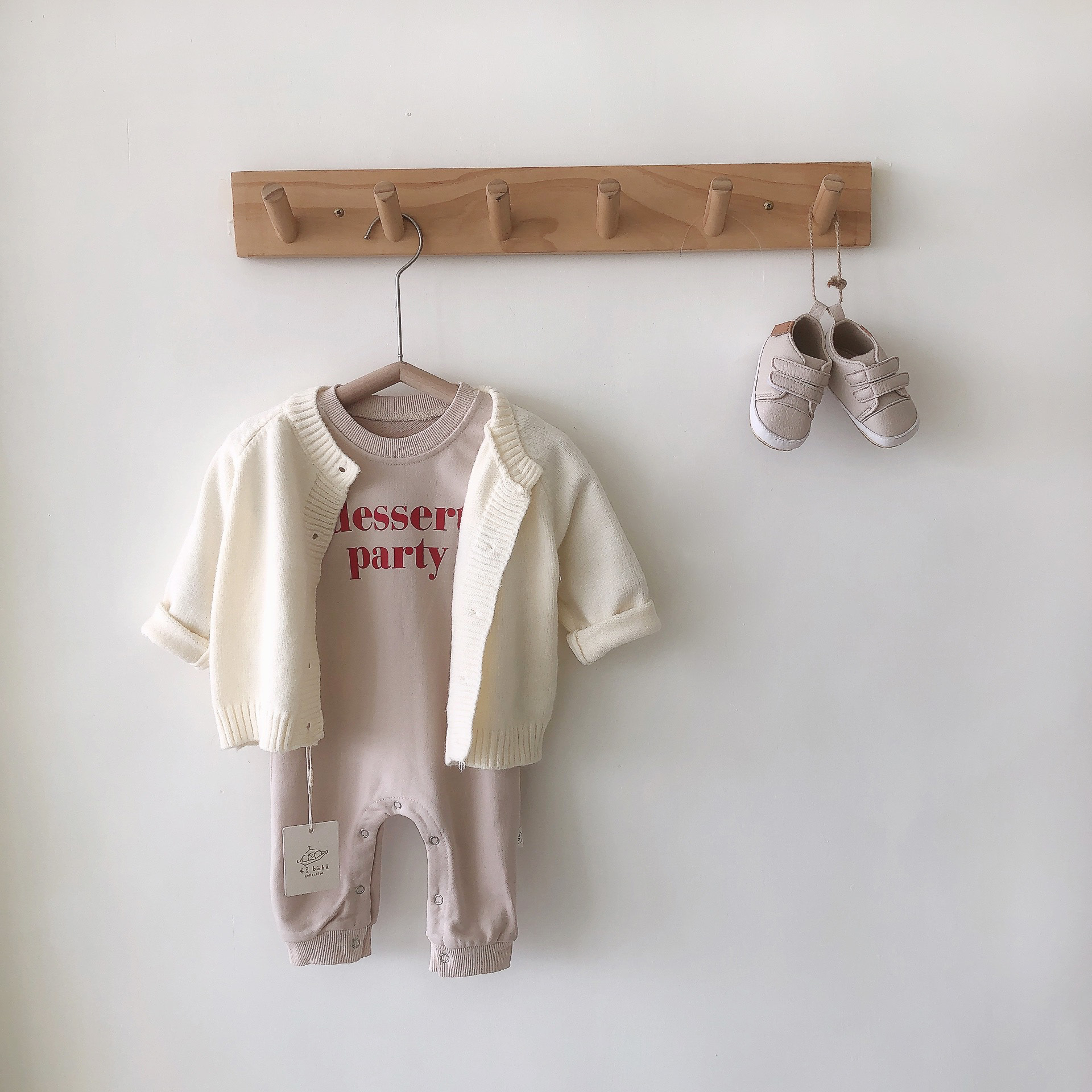 中性寶寶可愛印字連身爬服