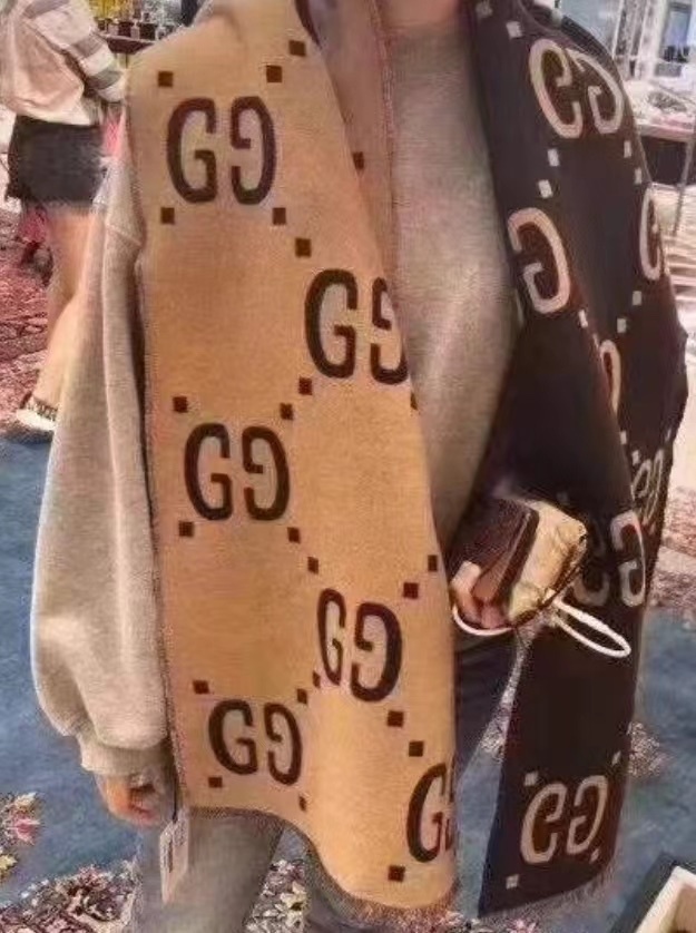 Gucci 最火雙面圍巾 -M