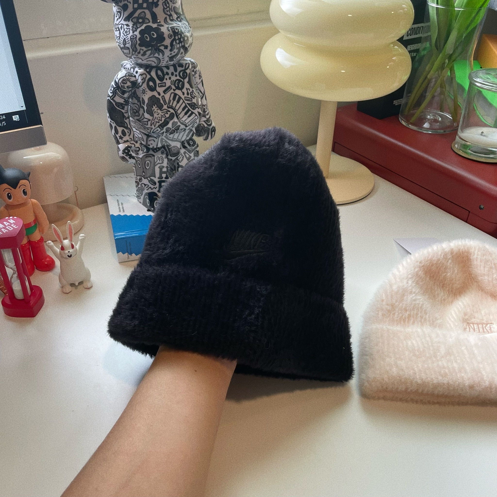 Nike Peak Beanie 黑色 奶油 毛絨 保暖 翻邊 刺繡LOGO 毛帽 FJ8688-010